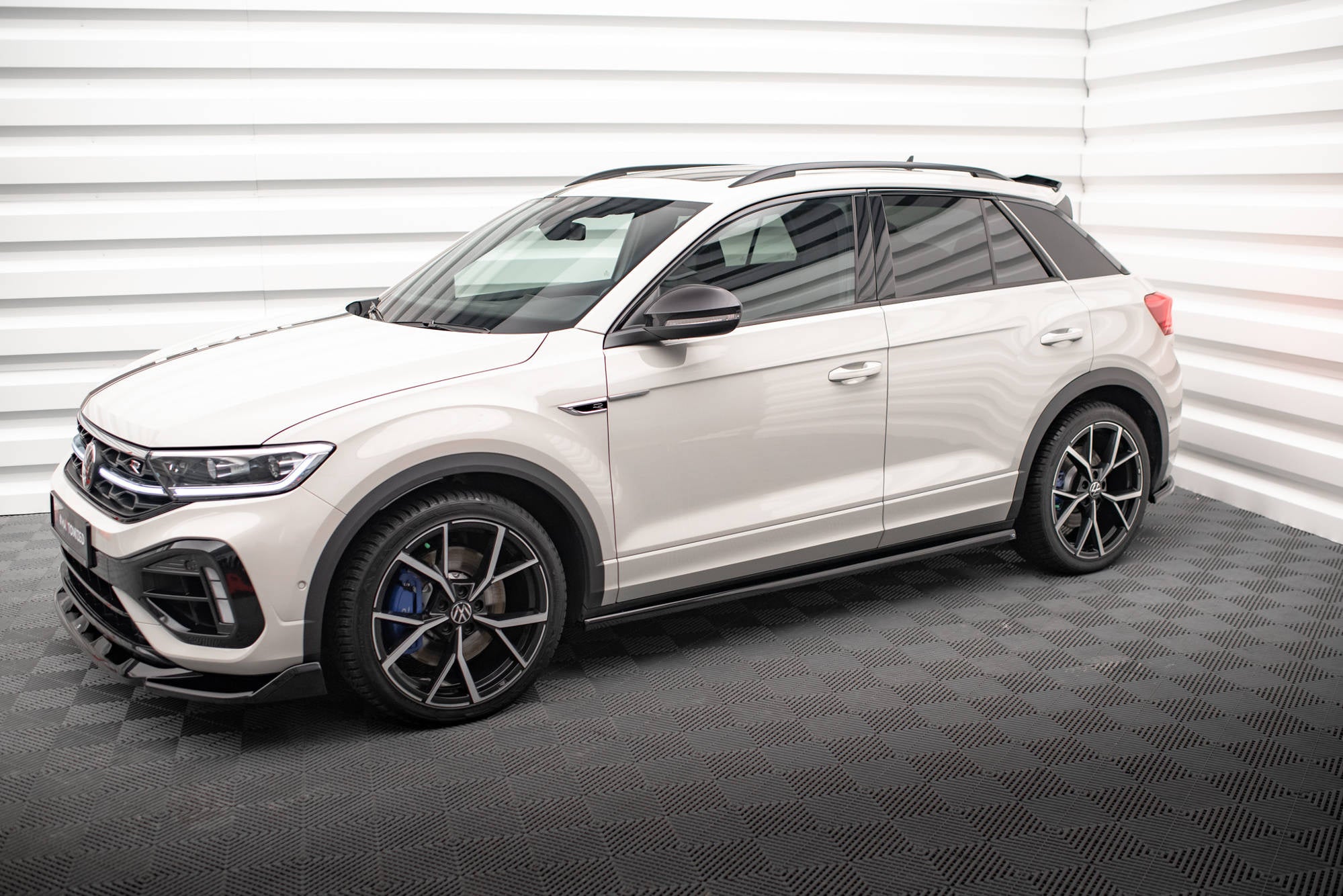 Maxton Design Difusores de taloneras laterales para Volkswagen T-Roc R / R-Line Mk1 - imagen 3