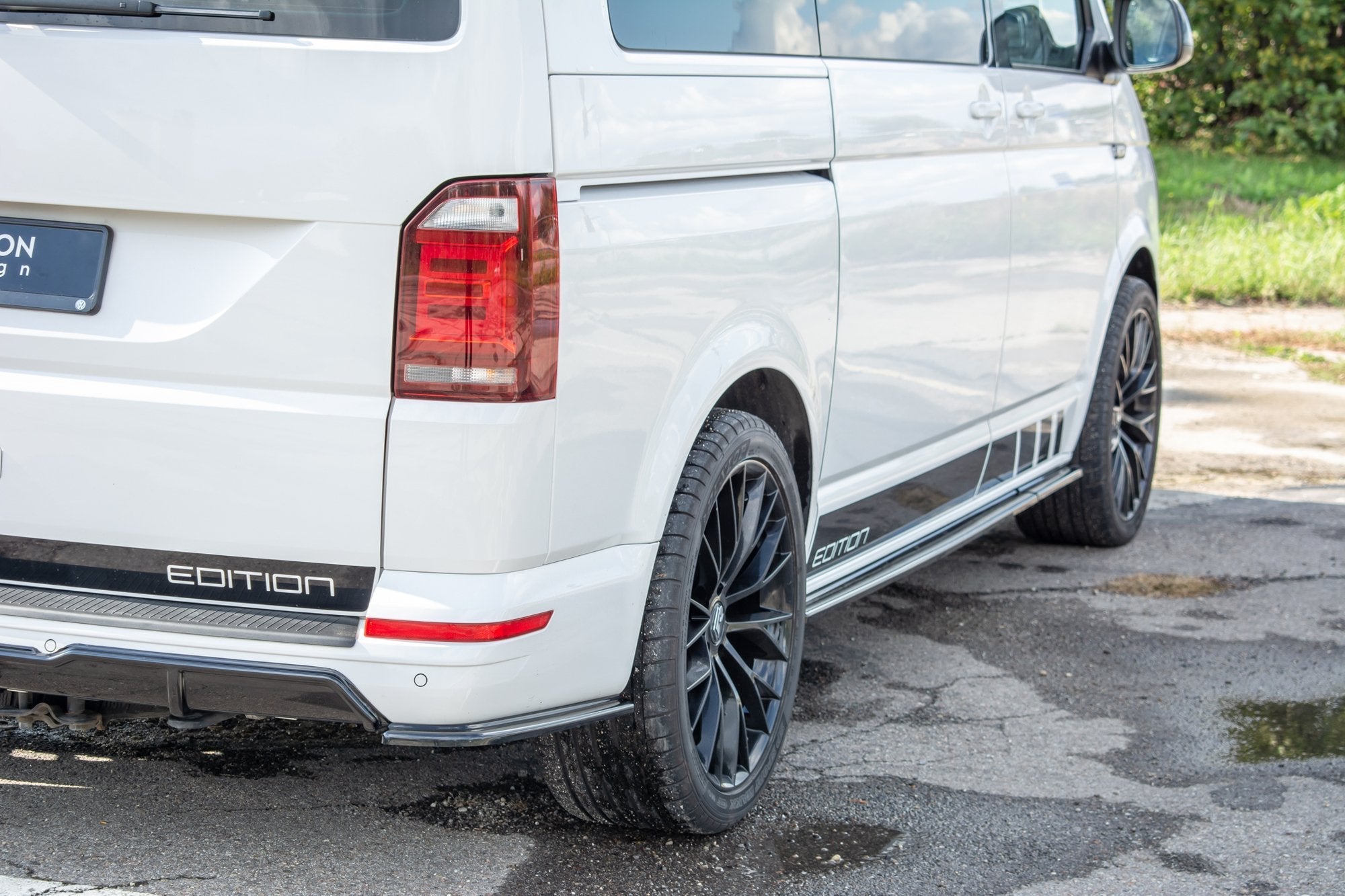 Maxton Design Difusores de taloneras laterales para Volkswagen T6 / T6.1 - imagen 4