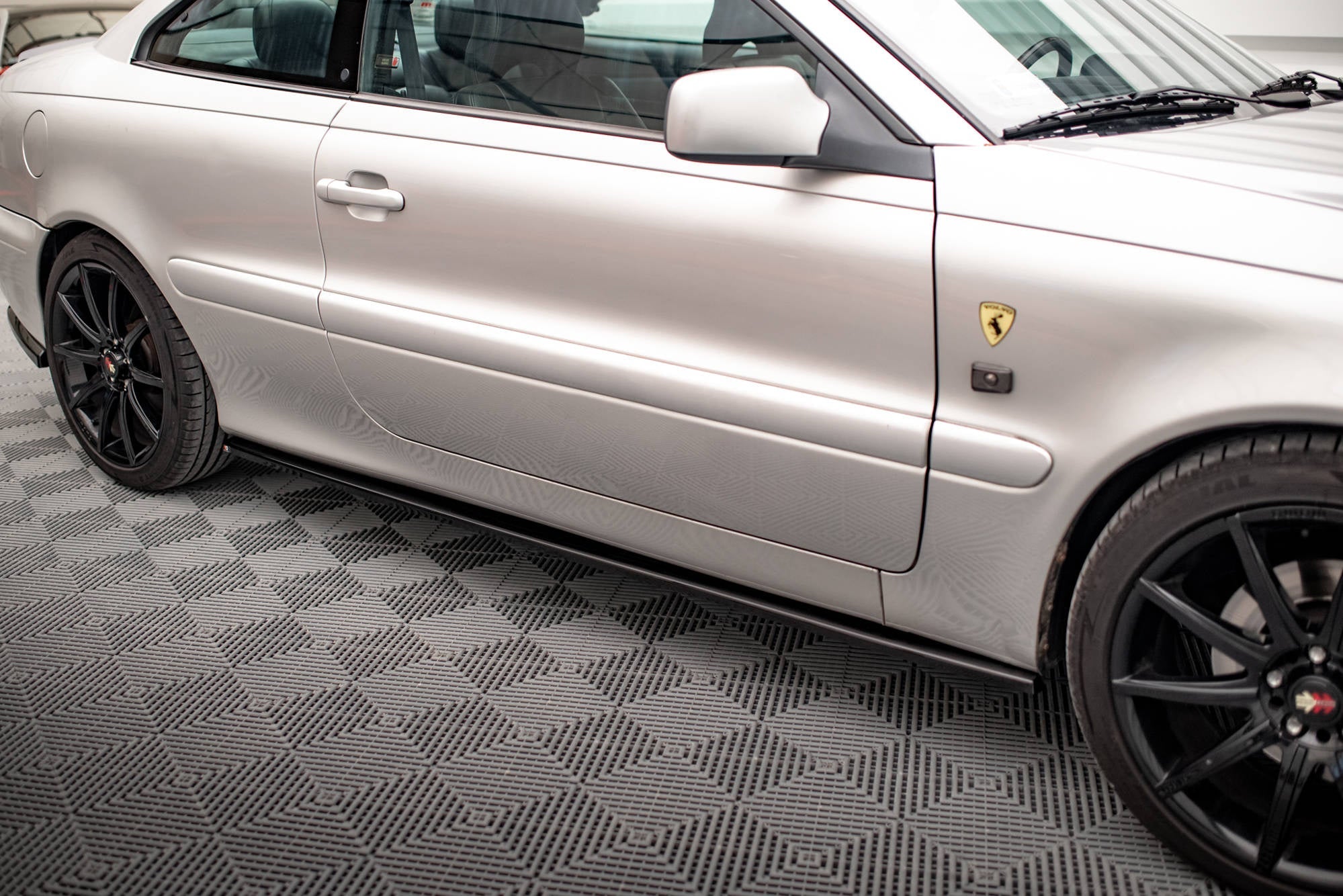 Maxton Design Difusores de taloneras laterales para Volvo C70 Mk1 - imagen 2