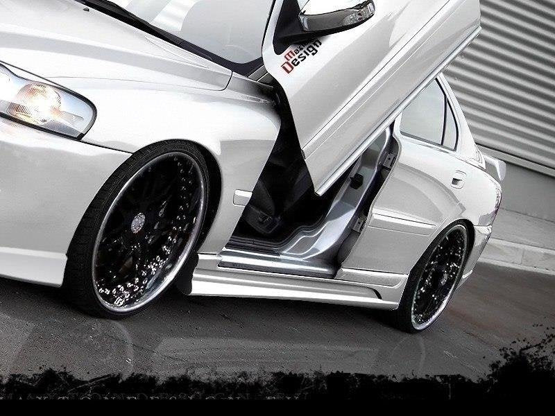 Maxton Design Taloneras laterales para Volvo S60 - imagen 1