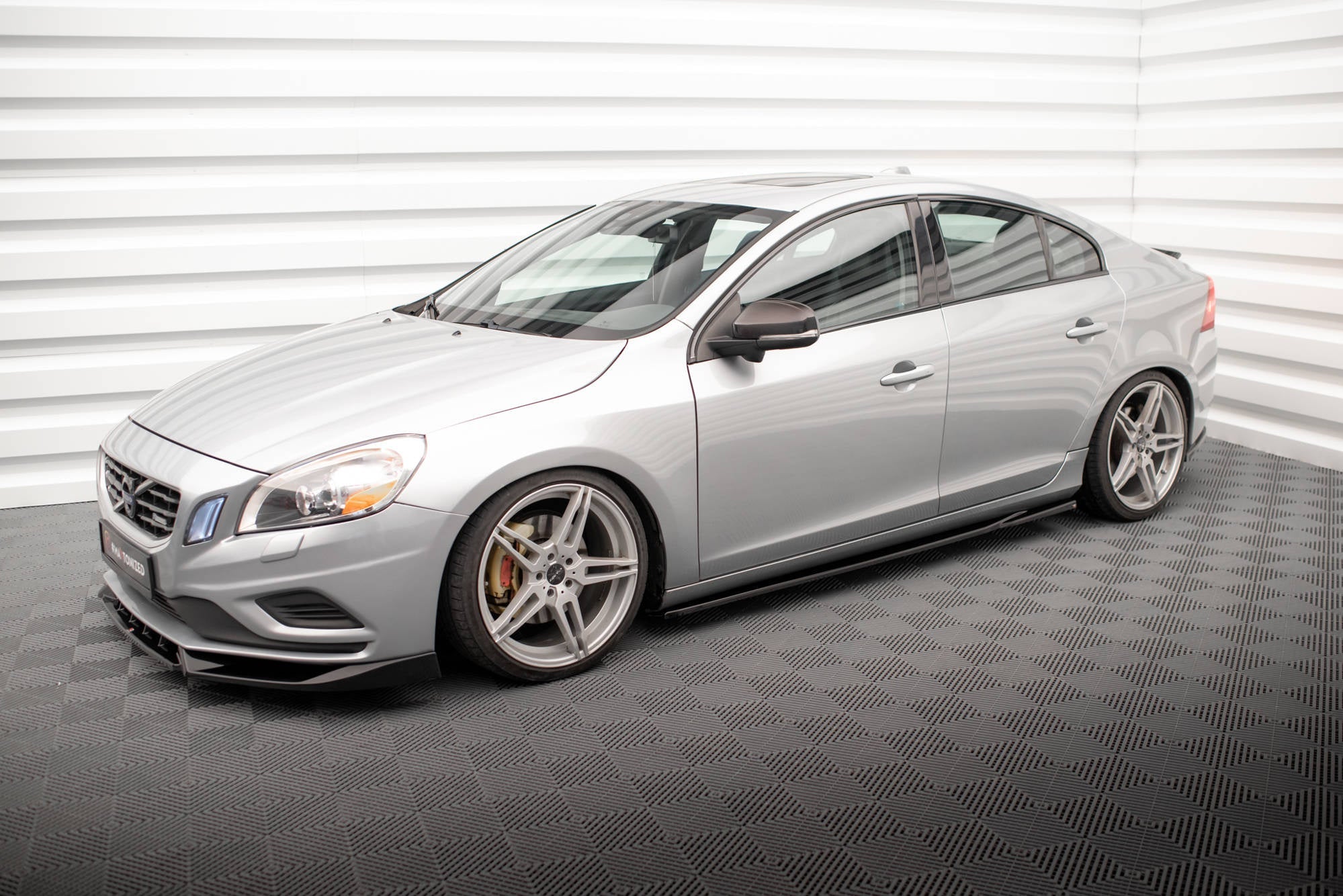 Maxton Design Difusores de taloneras laterales para Volvo S60 Standard / R-Design Mk2 / Mk2 Facelift - imagen 4