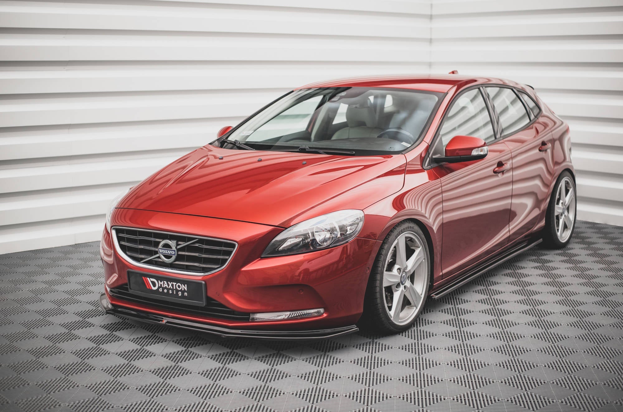 Maxton Design Difusores de taloneras laterales para Volvo V40 - imagen 2
