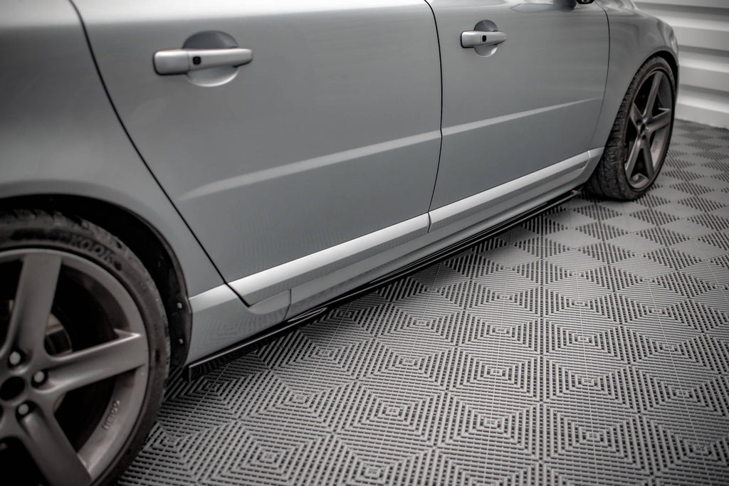 Maxton Design Difusores de taloneras laterales para Volvo V70 Mk3 - imagen 2