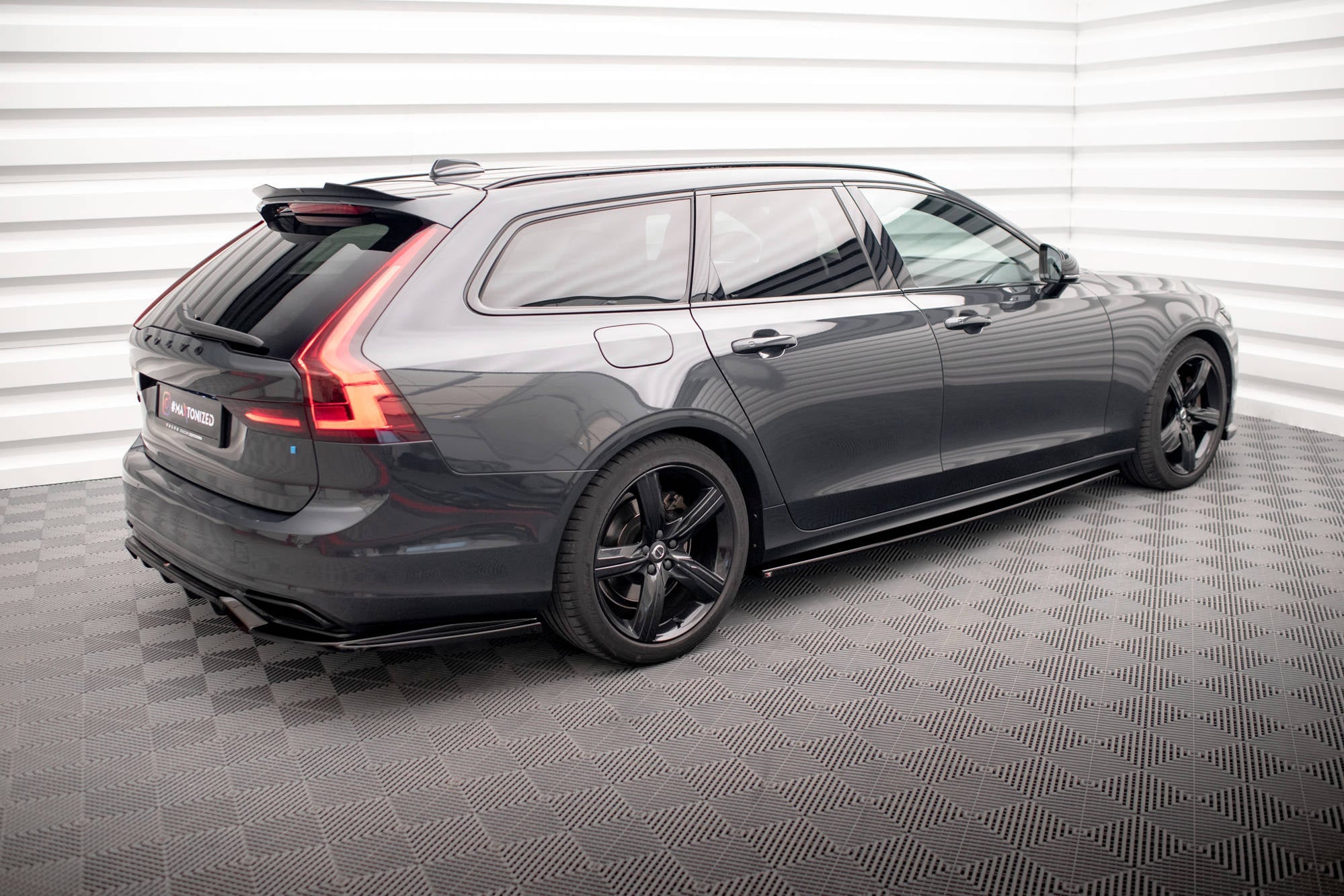 Maxton Design Difusores de taloneras laterales para Volvo V90 / S90 R-Design Mk2 - imagen 3