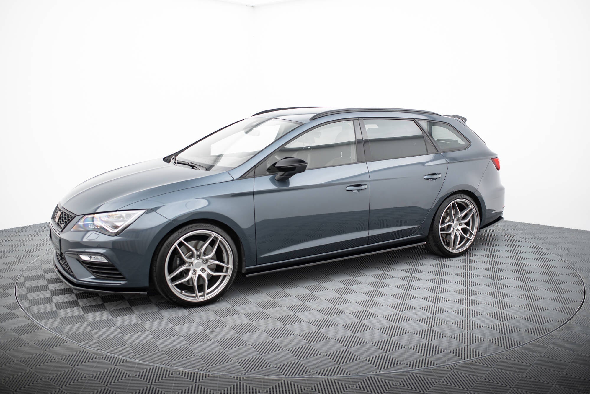 Maxton Design Difusores de taloneras laterales V.1 para Seat Leon Mk3 Cupra/ FR Facelift - imagen 2