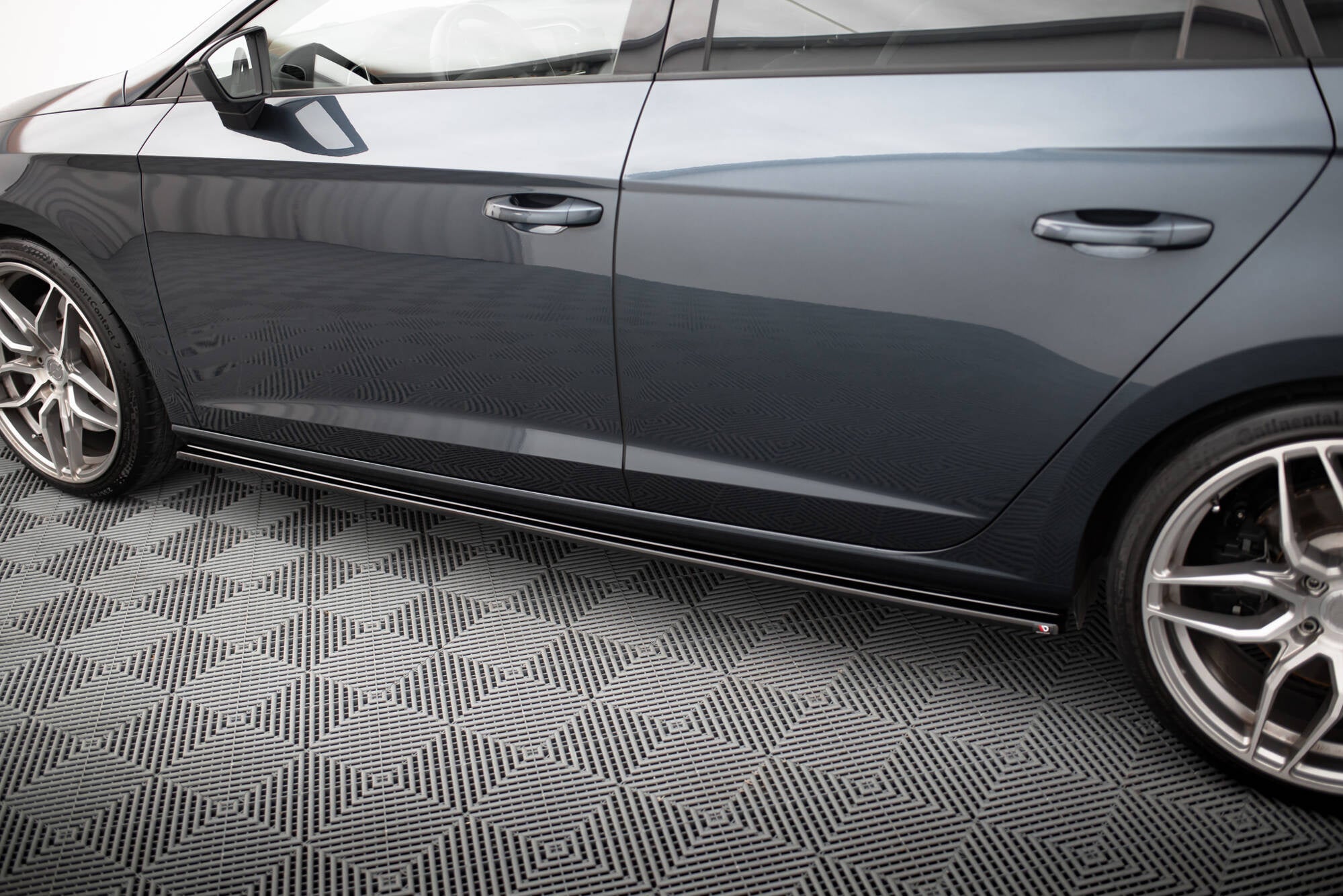 Maxton Design Difusores de taloneras laterales V.1 para Seat Leon Mk3 Cupra/ FR Facelift - imagen 4