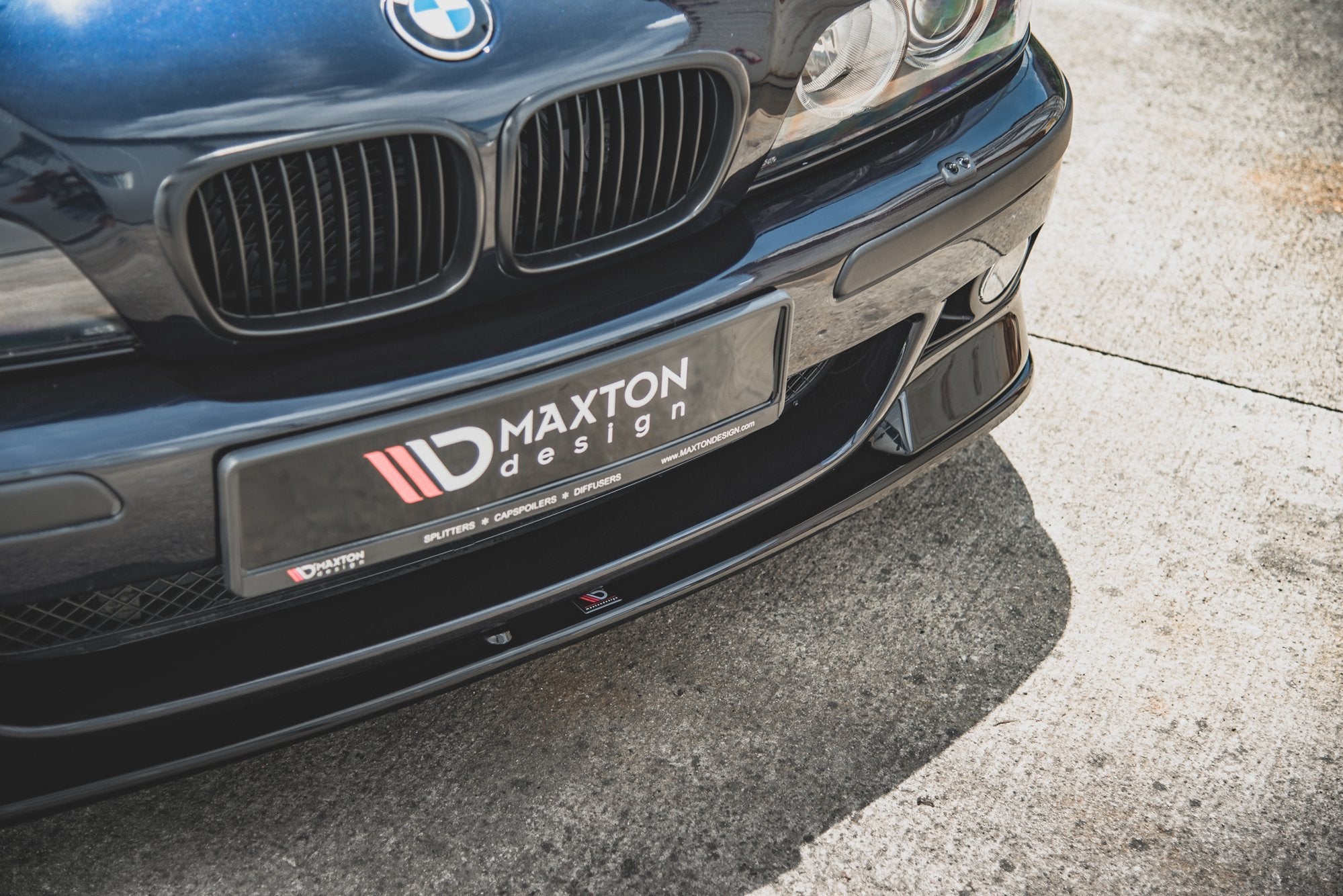 Maxton Design Front Side Splitters + Front Splitter Set para BMW M5 / 5 M-Pack E39 - imagen 4