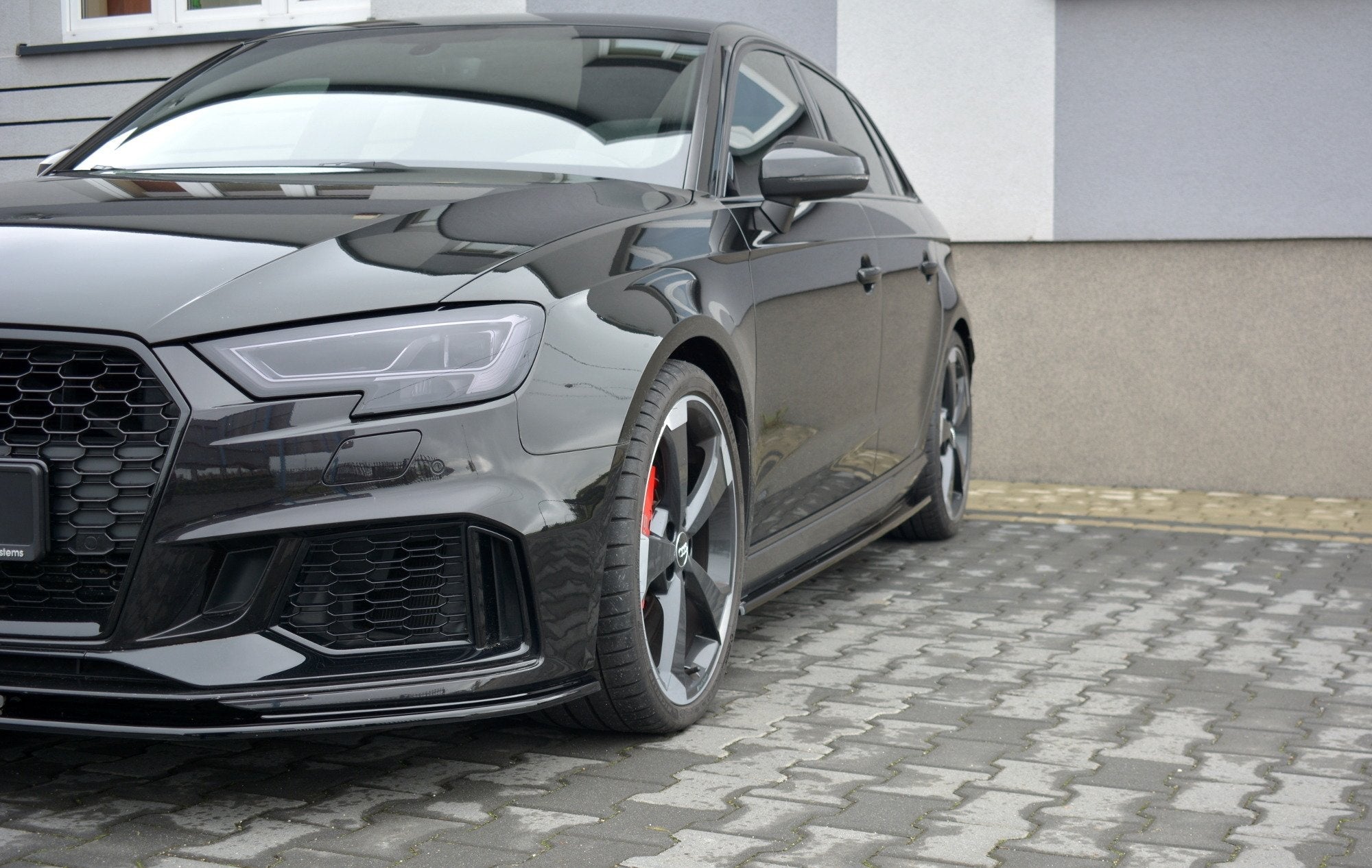 Maxton Design Difusores de taloneras laterales para Audi RS3 Sportback 8V Facelift - imagen 3