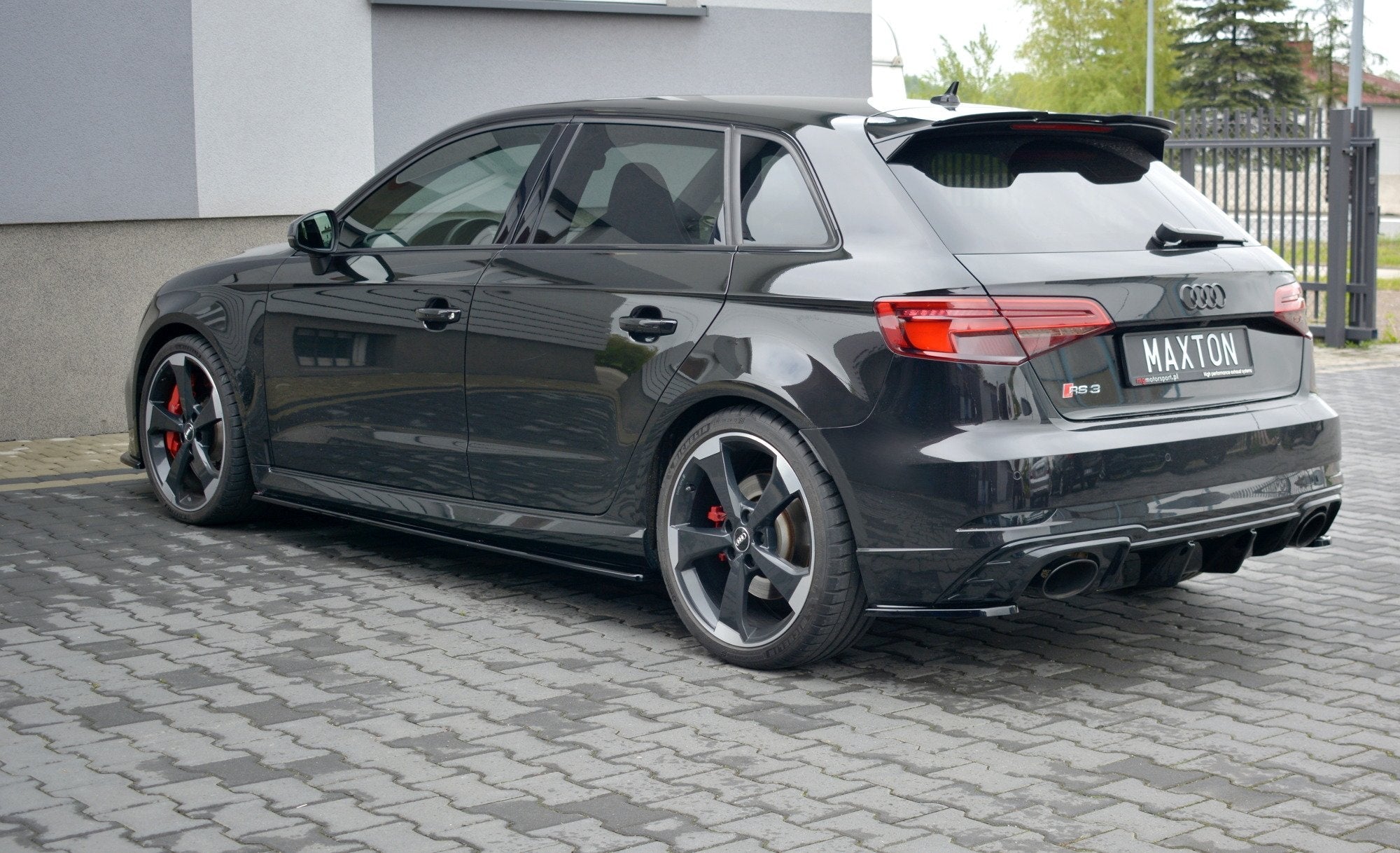 Maxton Design Difusores de taloneras laterales para Audi RS3 Sportback 8V Facelift - imagen 2