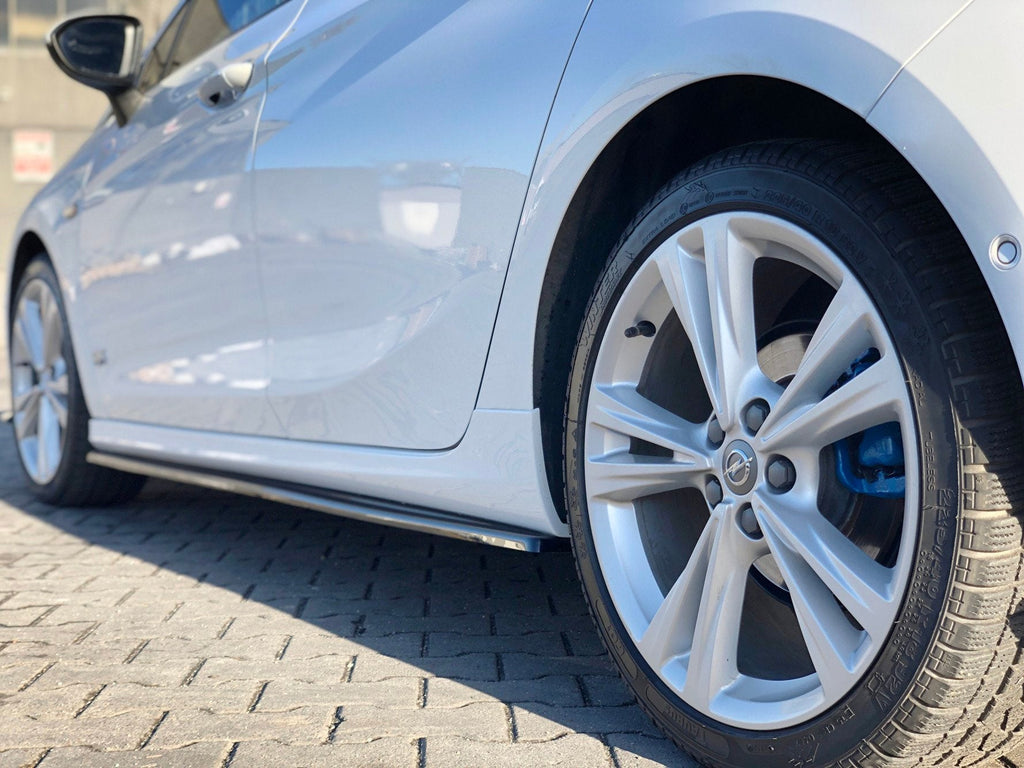 Maxton Design Difusores de taloneras laterales para Opel Astra K OPC-LINE - imagen 2