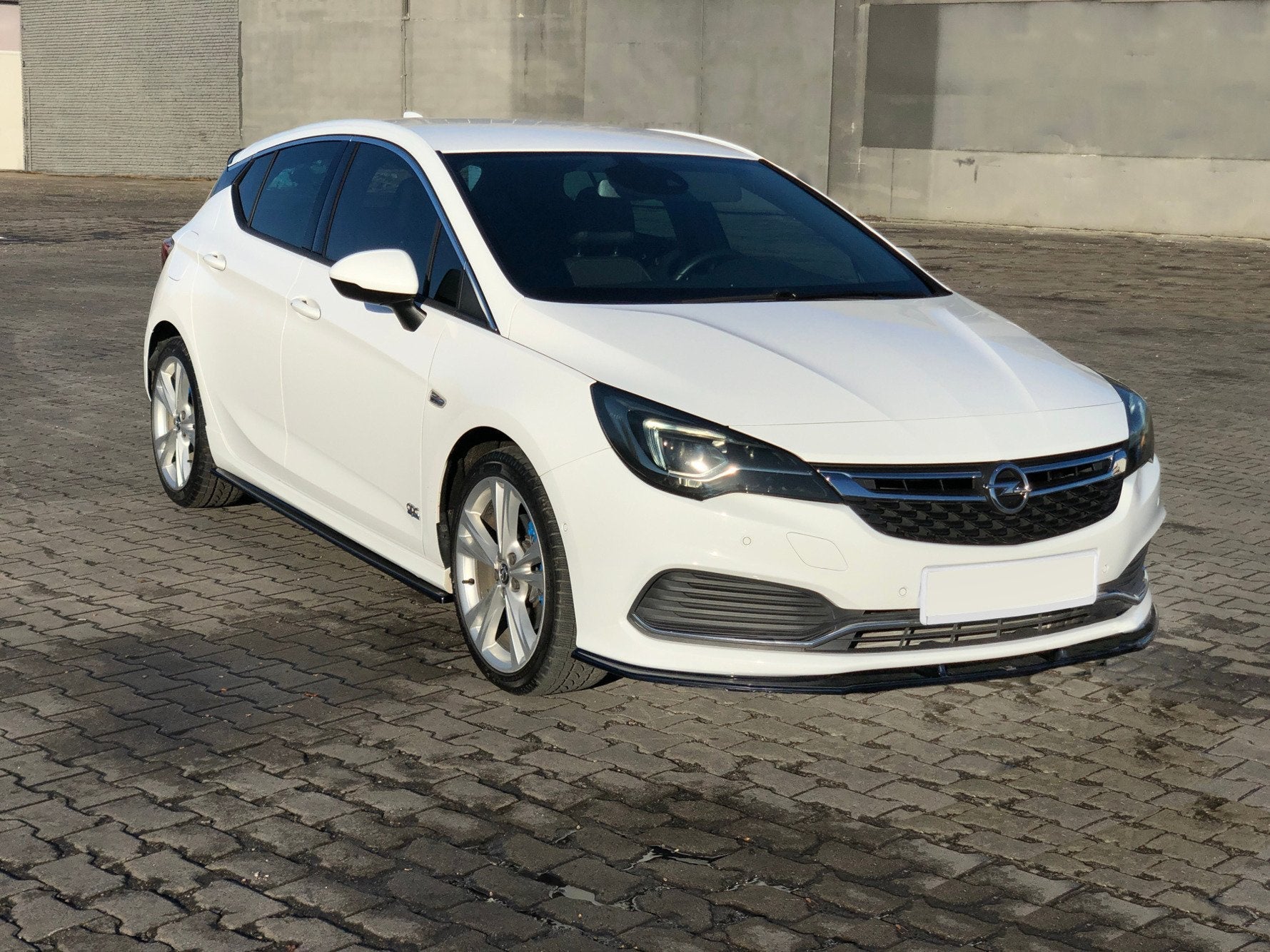 Maxton Design Difusores de taloneras laterales para Opel Astra K OPC-LINE - imagen 4
