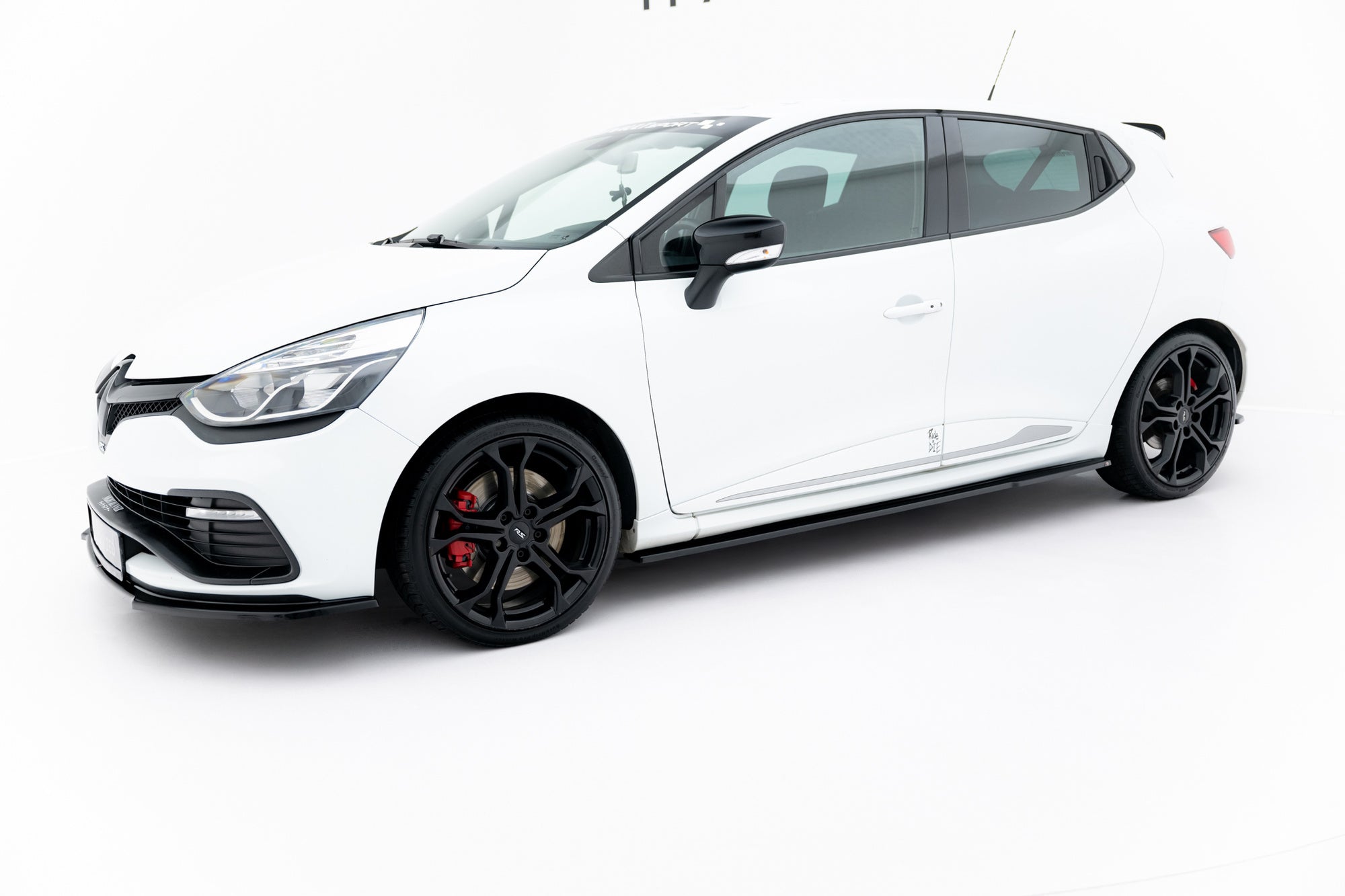 Maxton Design Difusores de taloneras laterales para Renault Clio RS Mk4 - imagen 3
