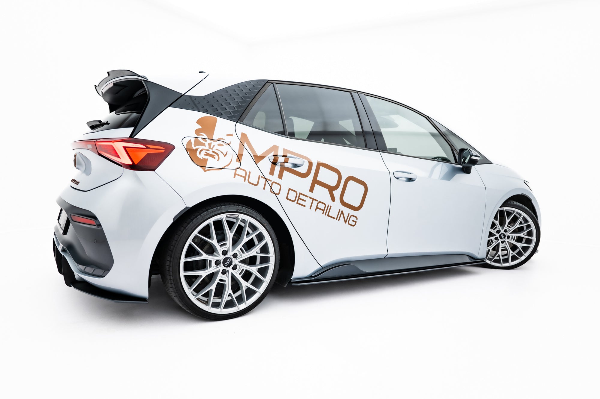Maxton Design Street Pro Side Skirts Diffusers para Cupra Born Mk1 - imagen 1