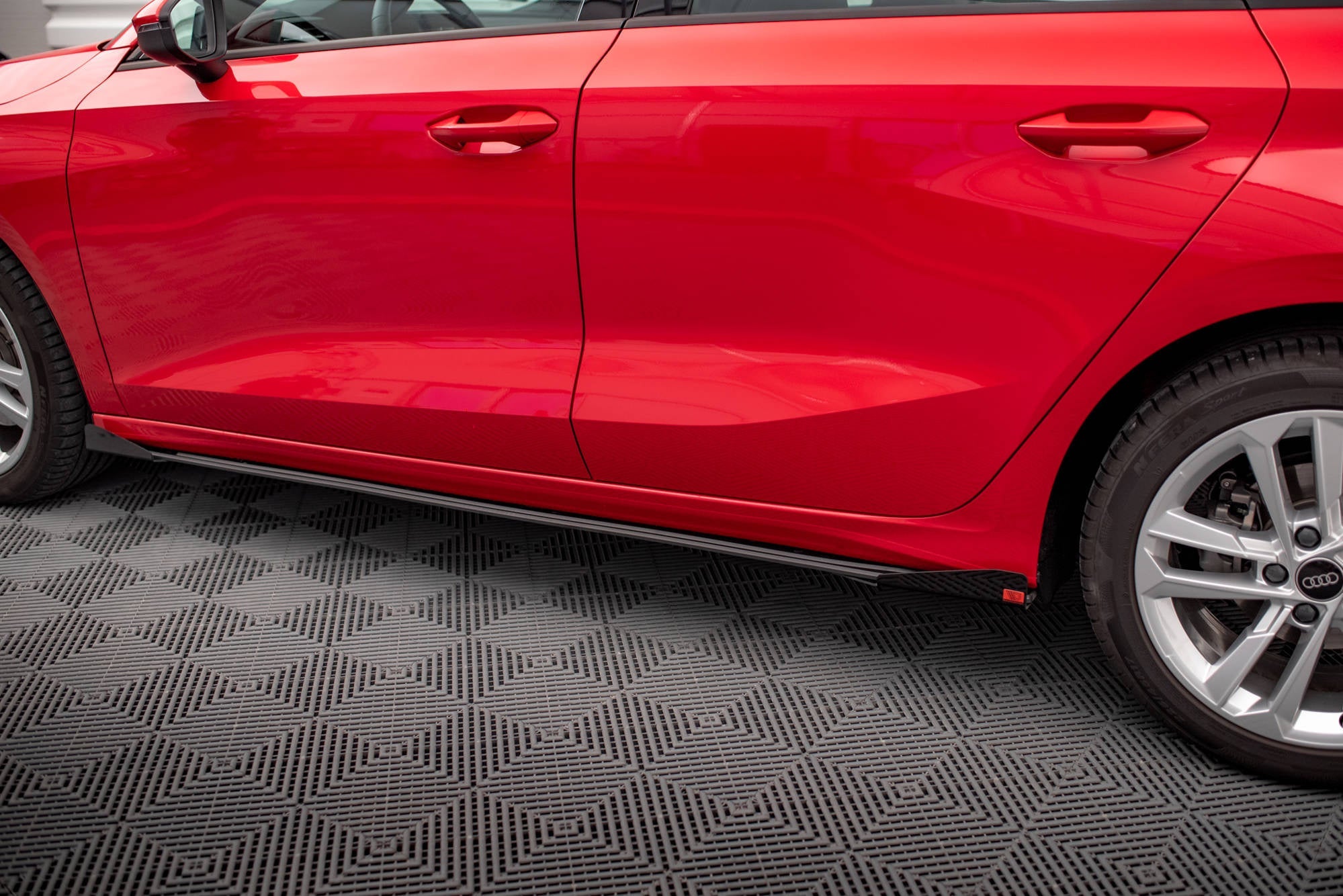 Maxton Design Street Pro Side Skirts Diffusers + Flaps para Audi A3 8Y - imagen 2