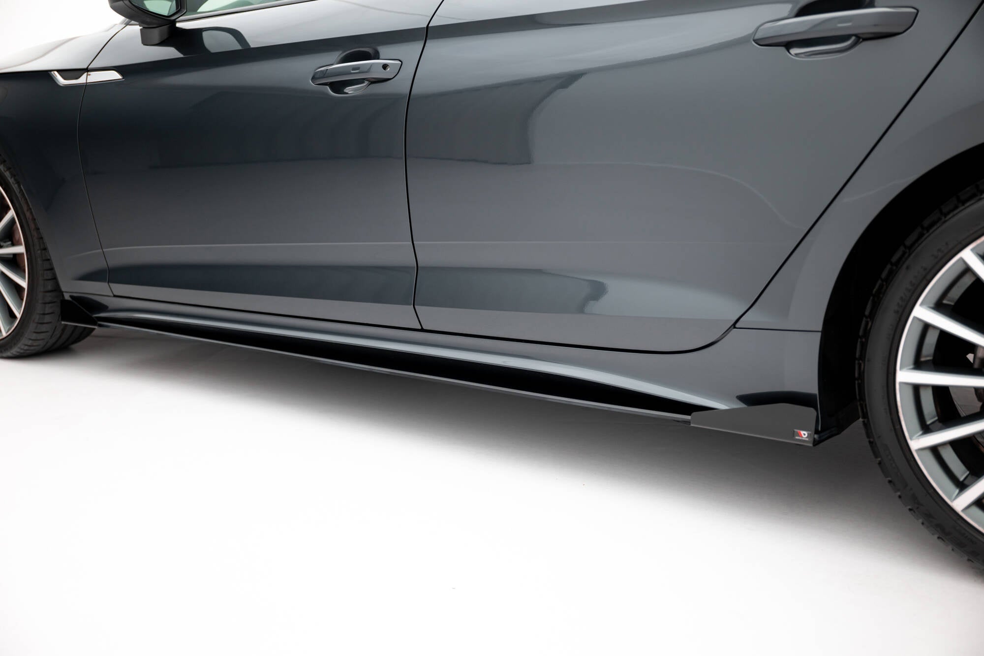 Maxton Design Street Pro Side Skirts Diffusers + Flaps para Audi A5 Sportback F5 Facelift - imagen 3