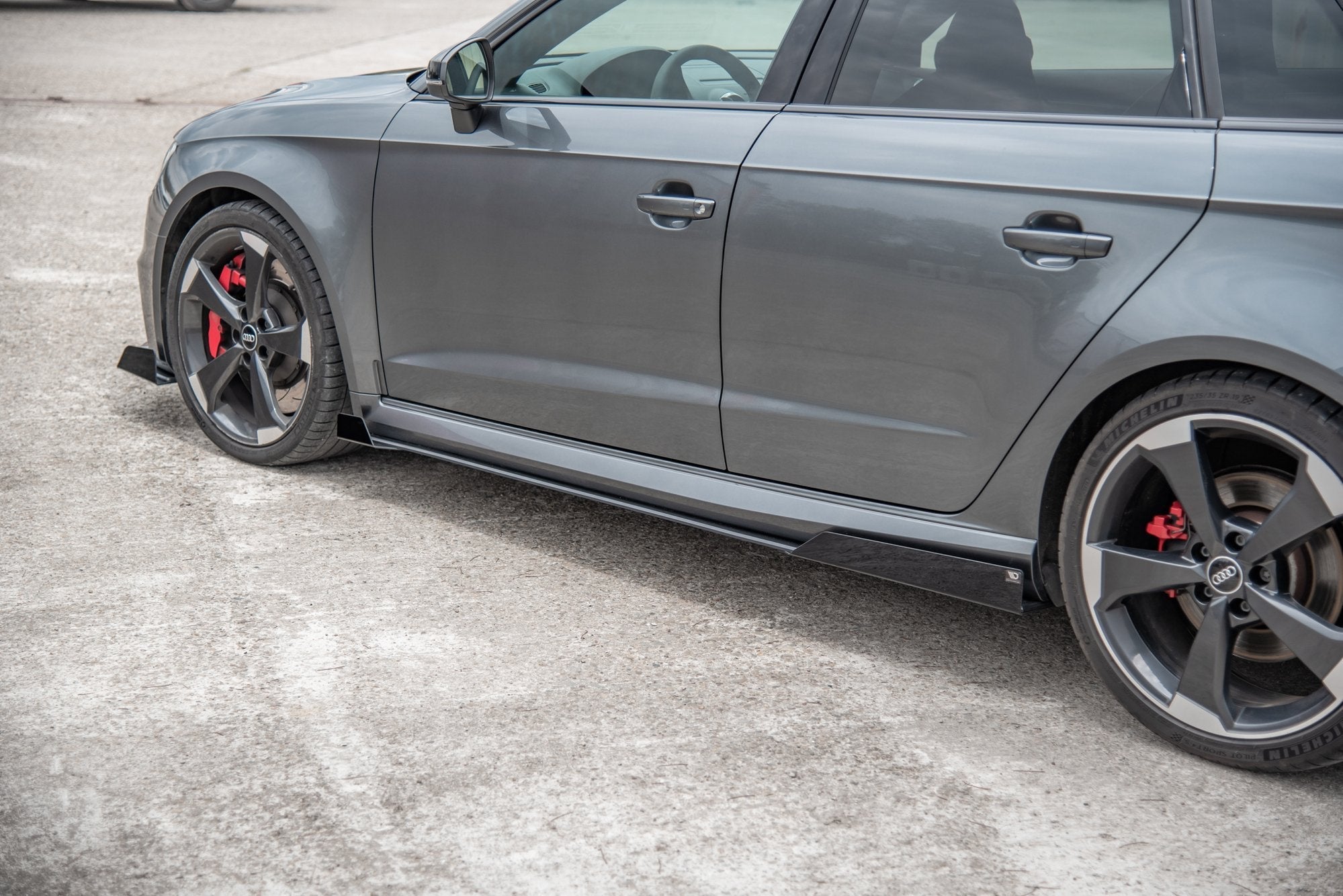 Maxton Design Street Pro Side Skirts Diffusers + Flaps para Audi RS3 8V Sportback - imagen 1