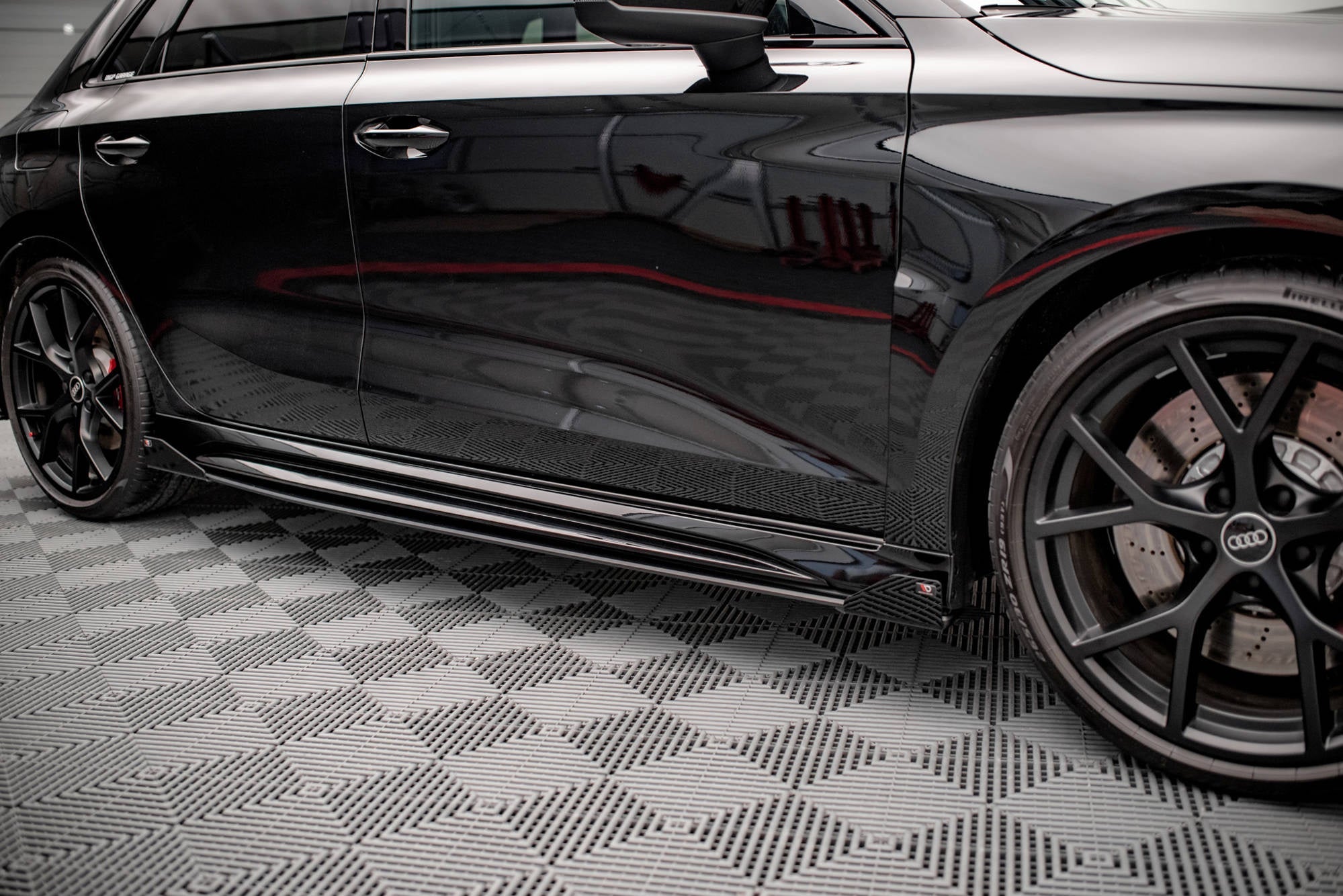 Maxton Design Street Pro Side Skirts Diffusers + Flaps para Audi RS3 Sportback 8Y - imagen 1