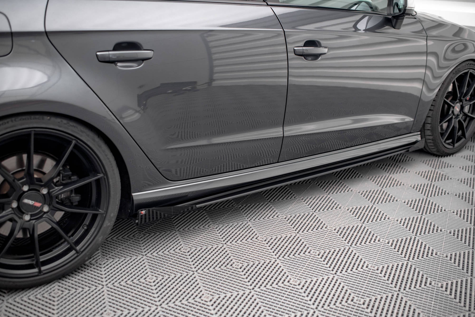 Maxton Design Street Pro Side Skirts Diffusers + Flaps para Audi S3 / A3 S-Line Sportback 8V Facelift - imagen 2