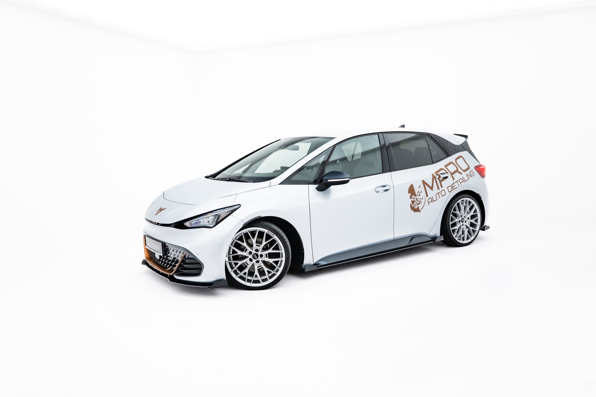 Maxton Design Street Pro Side Skirts Diffusers + Flaps para Cupra Born Mk1 - imagen 5