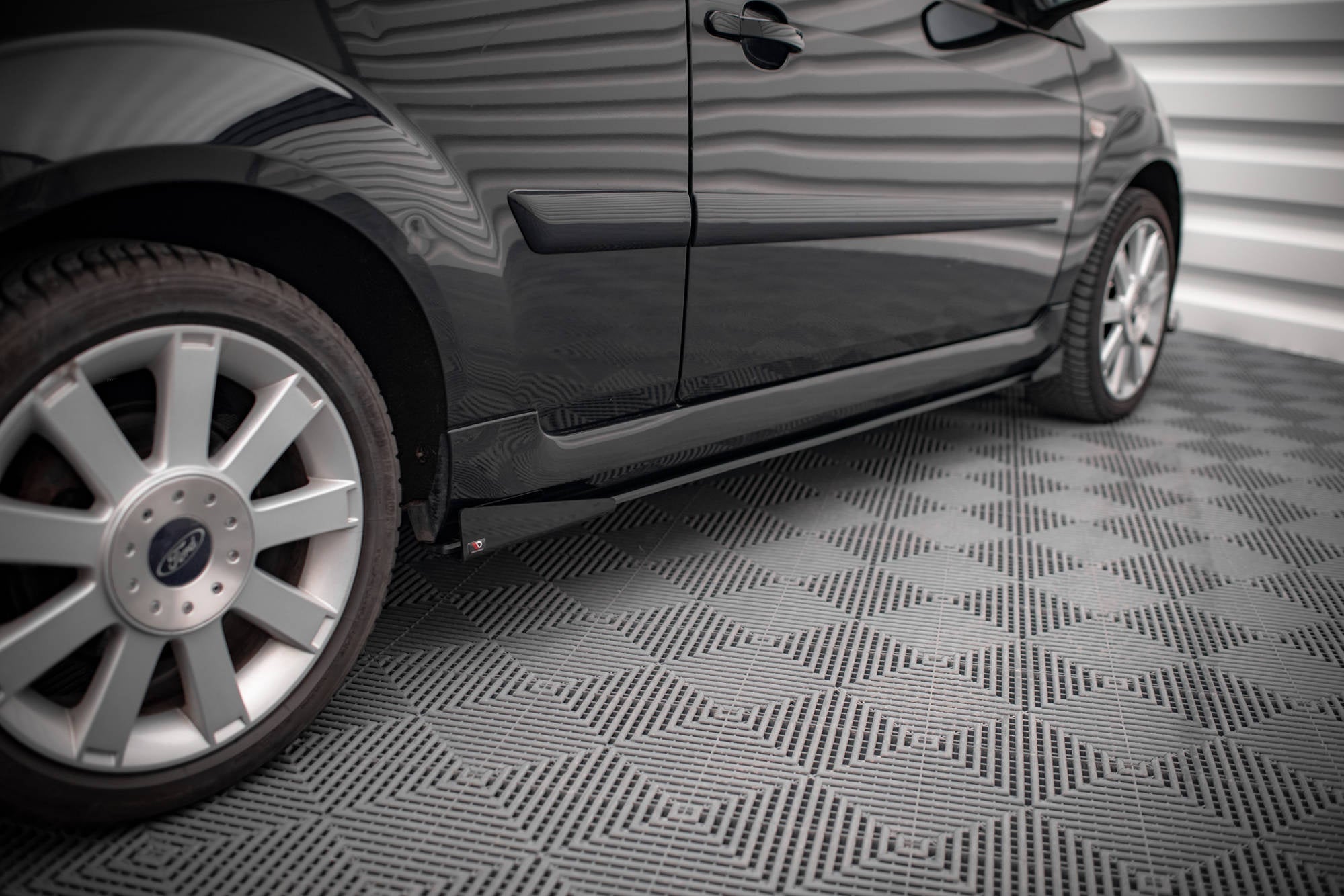 Maxton Design Street Pro Side Skirts Diffusers + Flaps para Ford Fiesta ST Mk6 - imagen 3