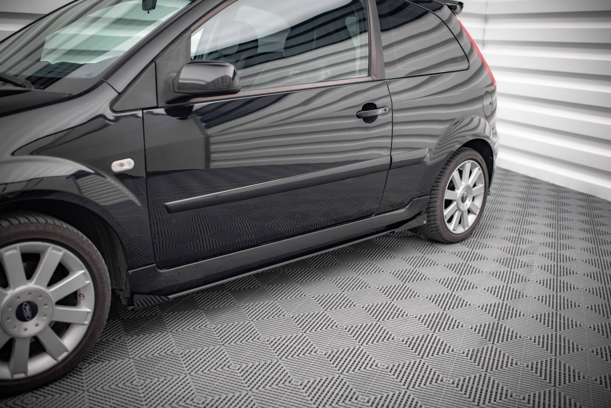 Maxton Design Street Pro Side Skirts Diffusers + Flaps para Ford Fiesta ST Mk6 - imagen 1