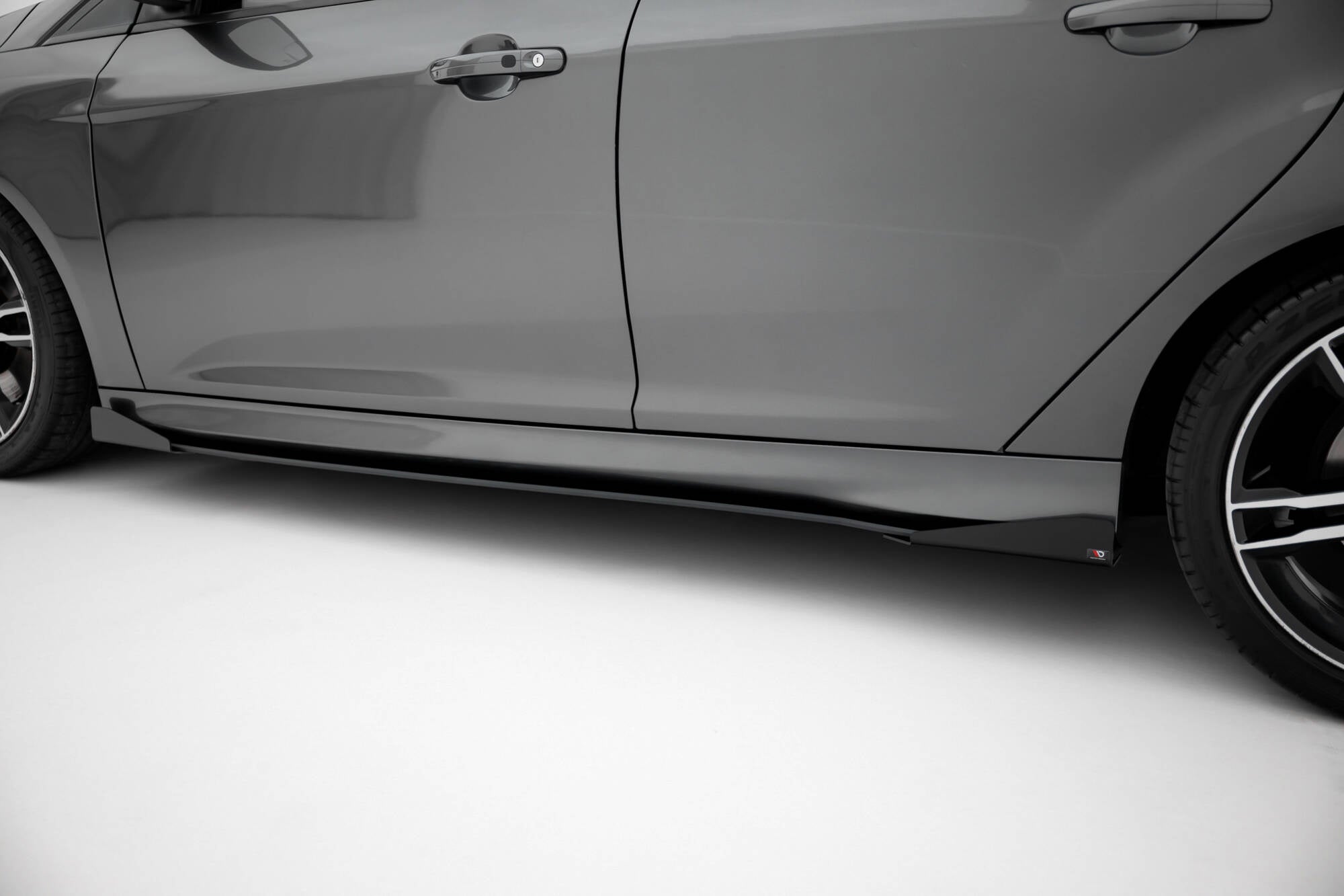 Maxton Design Street Pro Side Skirts Diffusers + Flaps para Ford Focus ST Mk3 Facelift - imagen 4