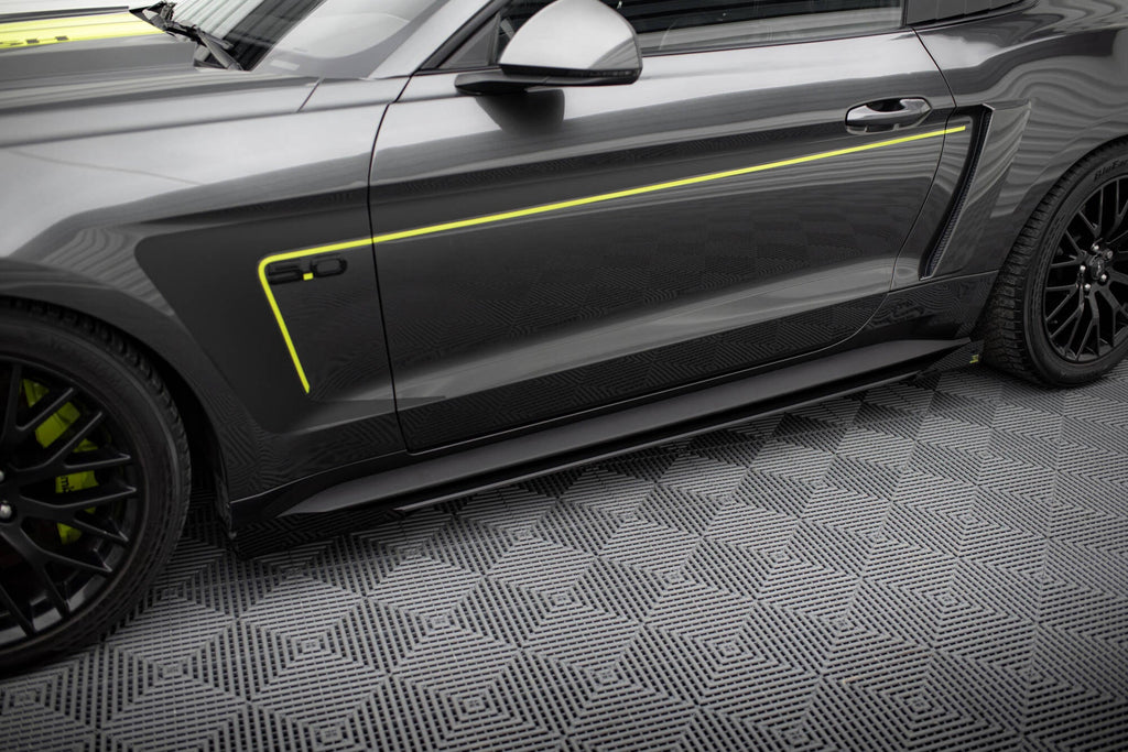 Maxton Design Street Pro Side Skirts Diffusers + Flaps para Ford Mustang GT Mk6 - imagen 1