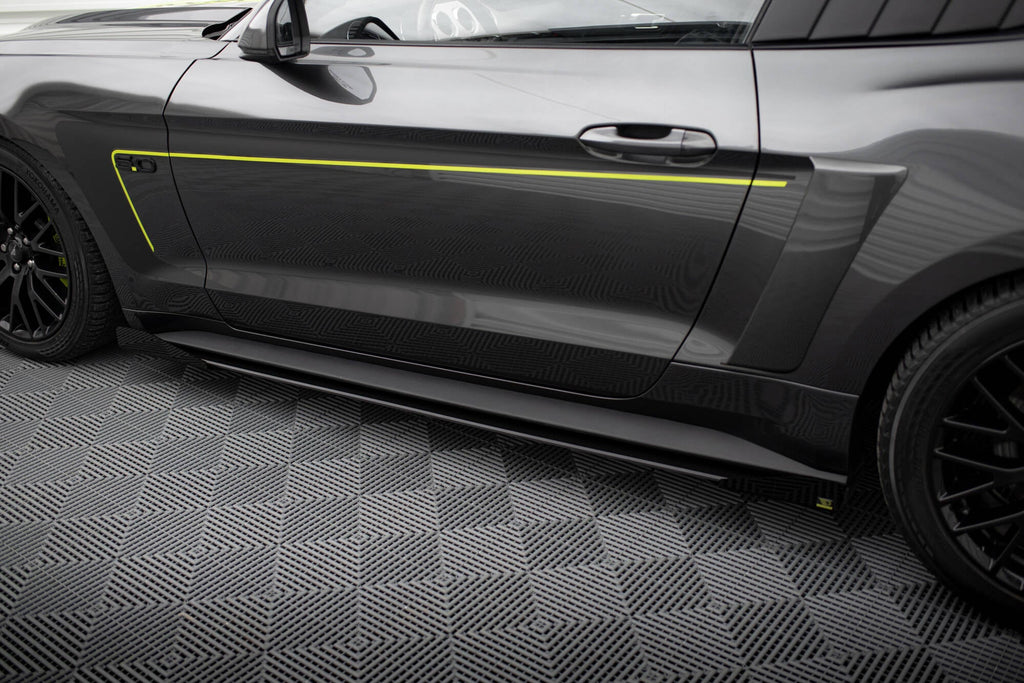 Maxton Design Street Pro Side Skirts Diffusers + Flaps para Ford Mustang GT Mk6 - imagen 3