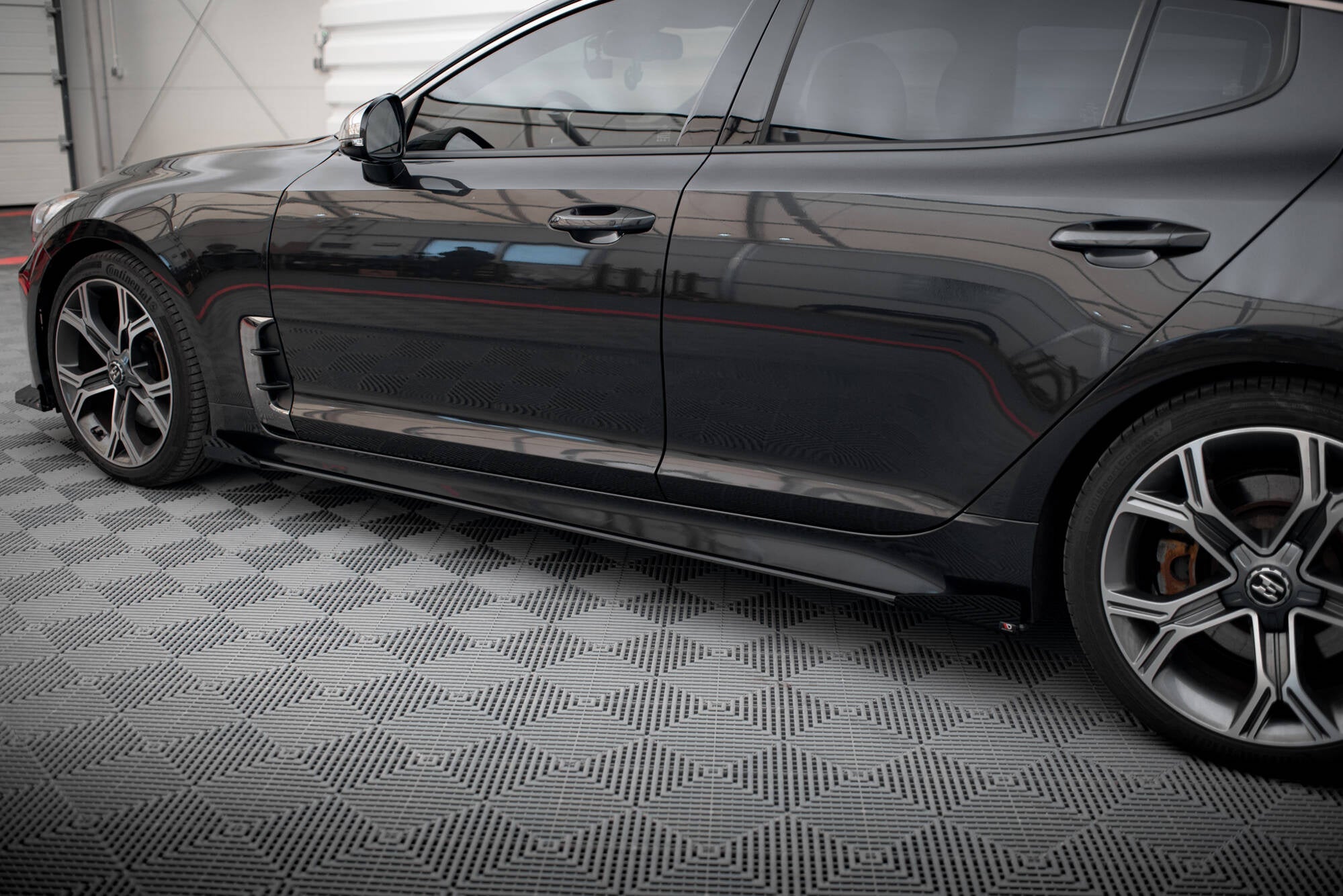 Maxton Design Street Pro Side Skirts Diffusers + Flaps para Kia Stinger GT / GT-Line / Standard Mk1 - imagen 4