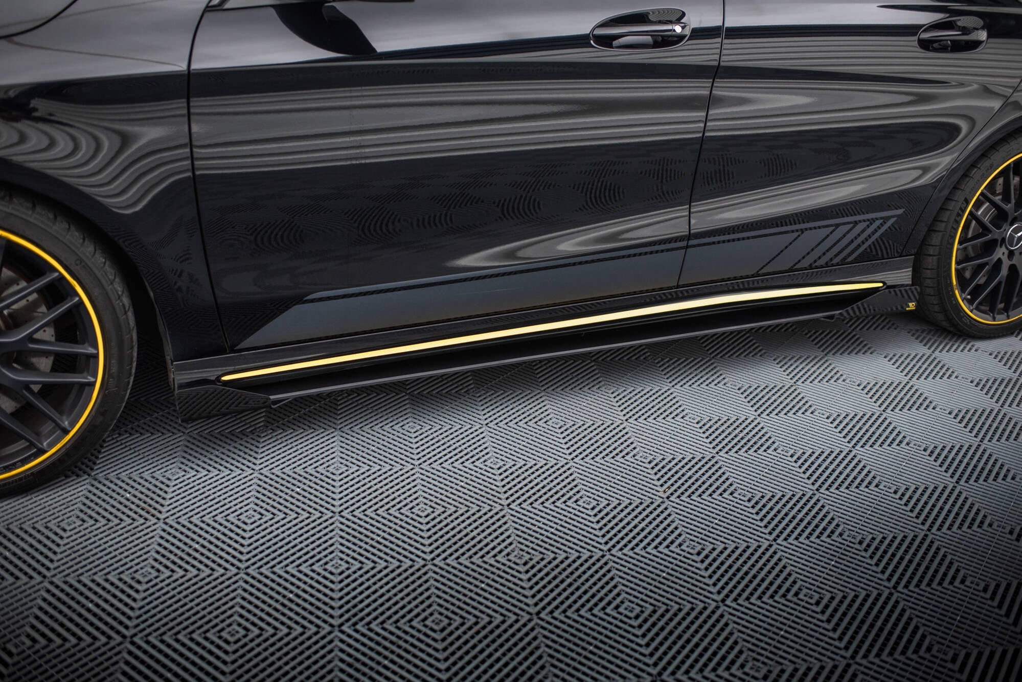 Maxton Design Street Pro Side Skirts Diffusers + Flaps para Mercedes-AMG CLA 45 C117 Facelift - imagen 1