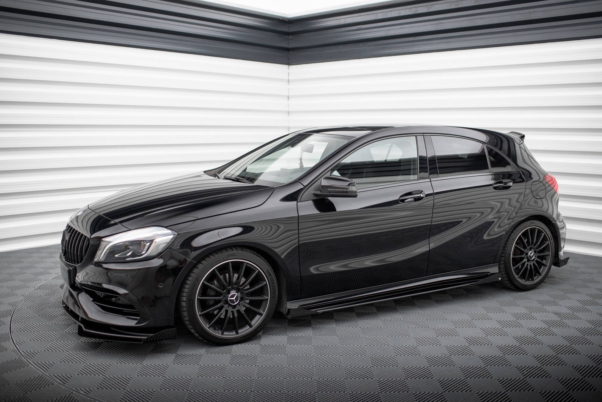 Maxton Design Street Pro Side Skirts Diffusers + Flaps para Mercedes-Benz A AMG-Line W176 Facelift - imagen 2