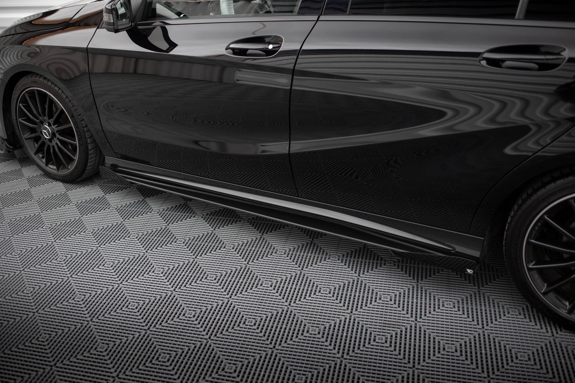 Maxton Design Street Pro Side Skirts Diffusers + Flaps para Mercedes-Benz A AMG-Line W176 Facelift - imagen 3