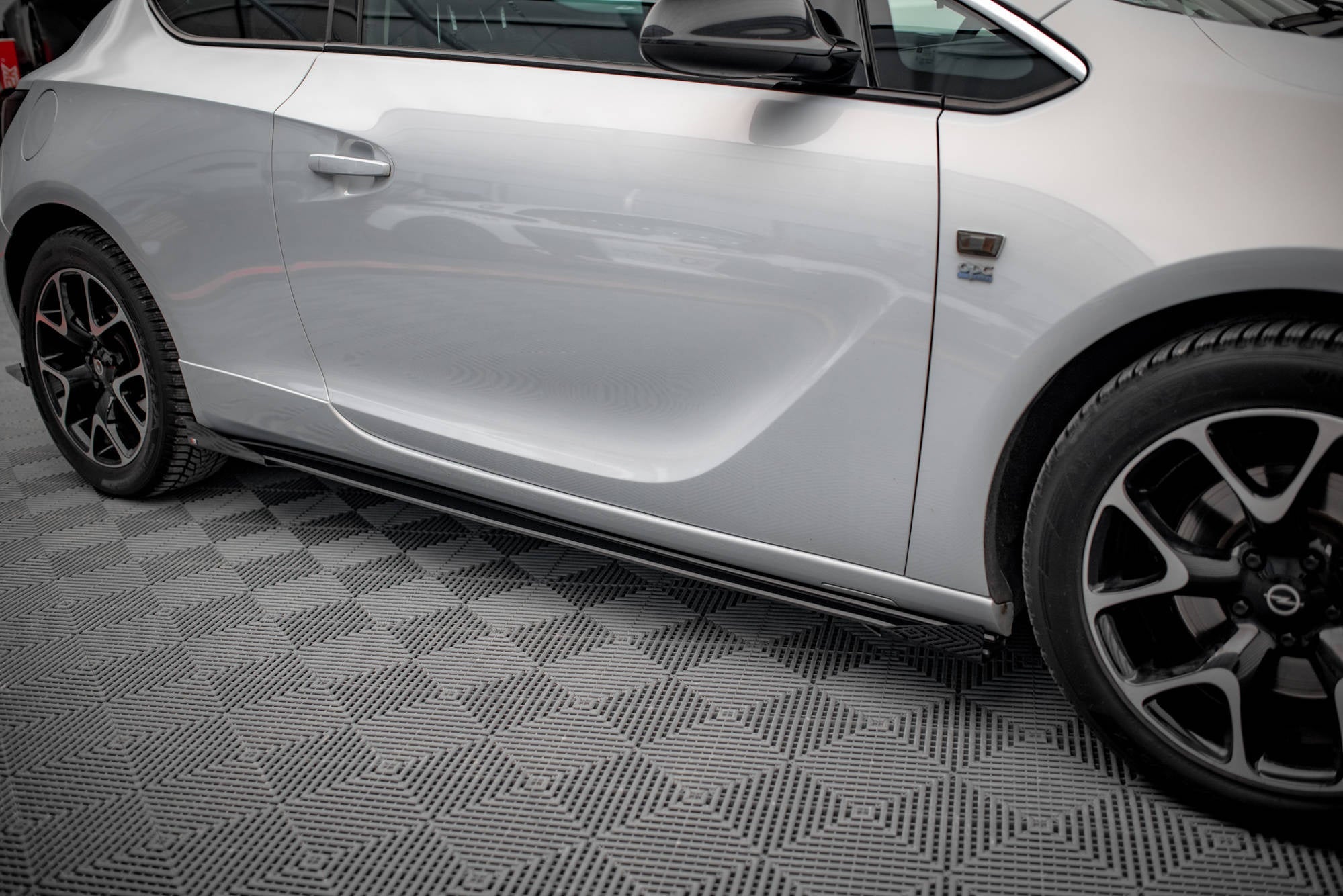 Maxton Design Street Pro Side Skirts Diffusers + Flaps para Opel Astra GTC OPC-Line J - imagen 2