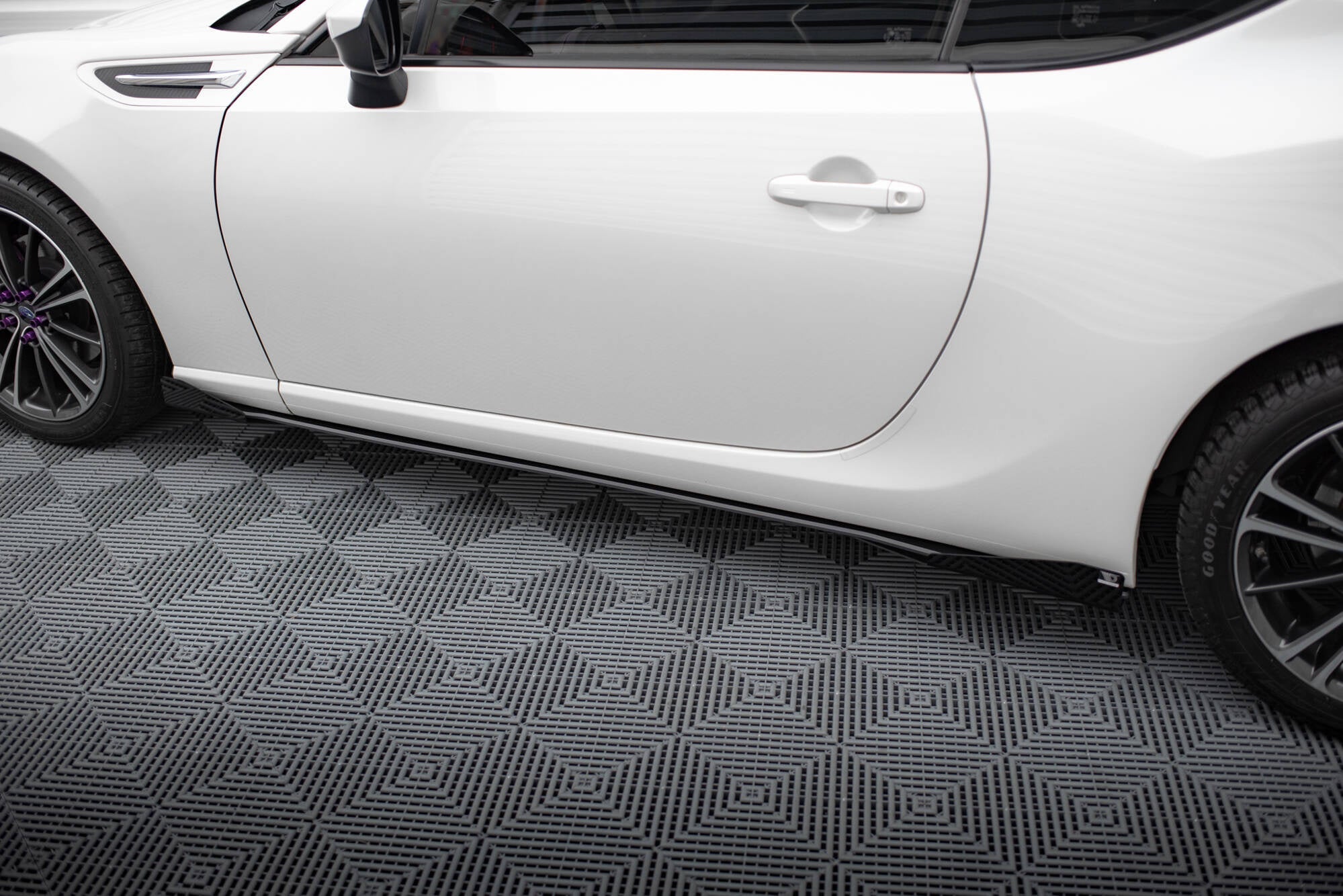 Maxton Design Street Pro Side Skirts Diffusers + Flaps para Subaru BRZ Mk1 / Mk1 Facelift - imagen 1