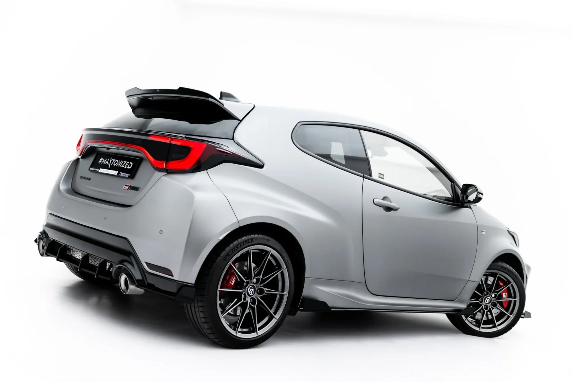 Maxton Design Street Pro Side Skirts Diffusers + Flaps para Toyota GR Yaris Mk4 Facelift - imagen 1