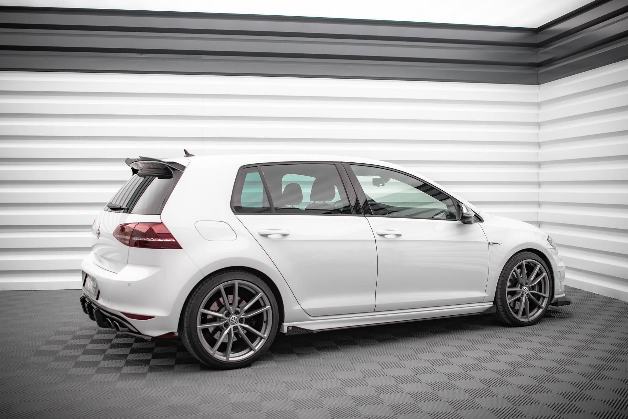 Maxton Design Street Pro Side Skirts Diffusers + Flaps para Volkswagen Golf R Mk7 - imagen 2