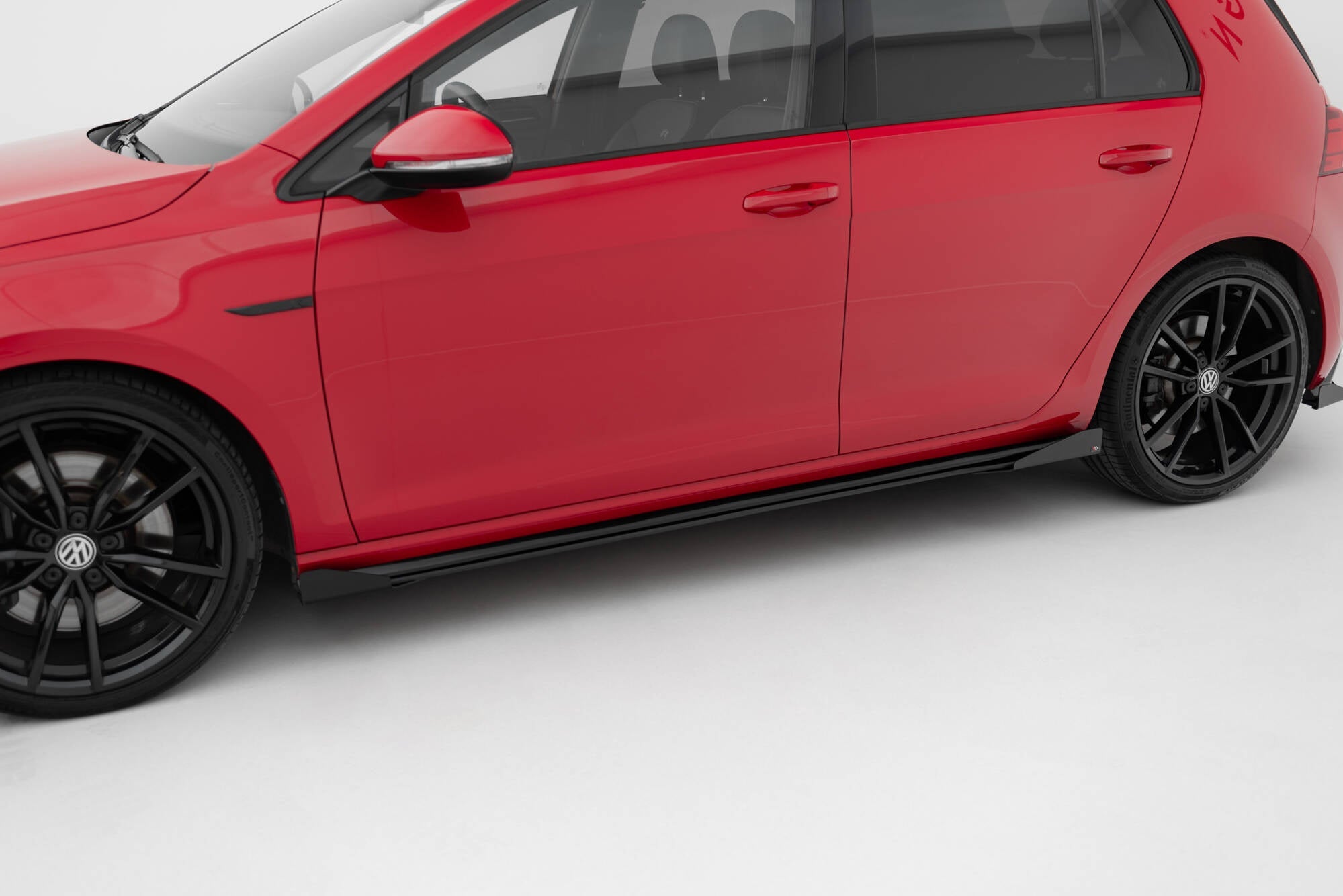 Maxton Design Street Pro Side Skirts Diffusers + Flaps para Volkswagen Golf R / R-Line Mk7 Facelift - imagen 1
