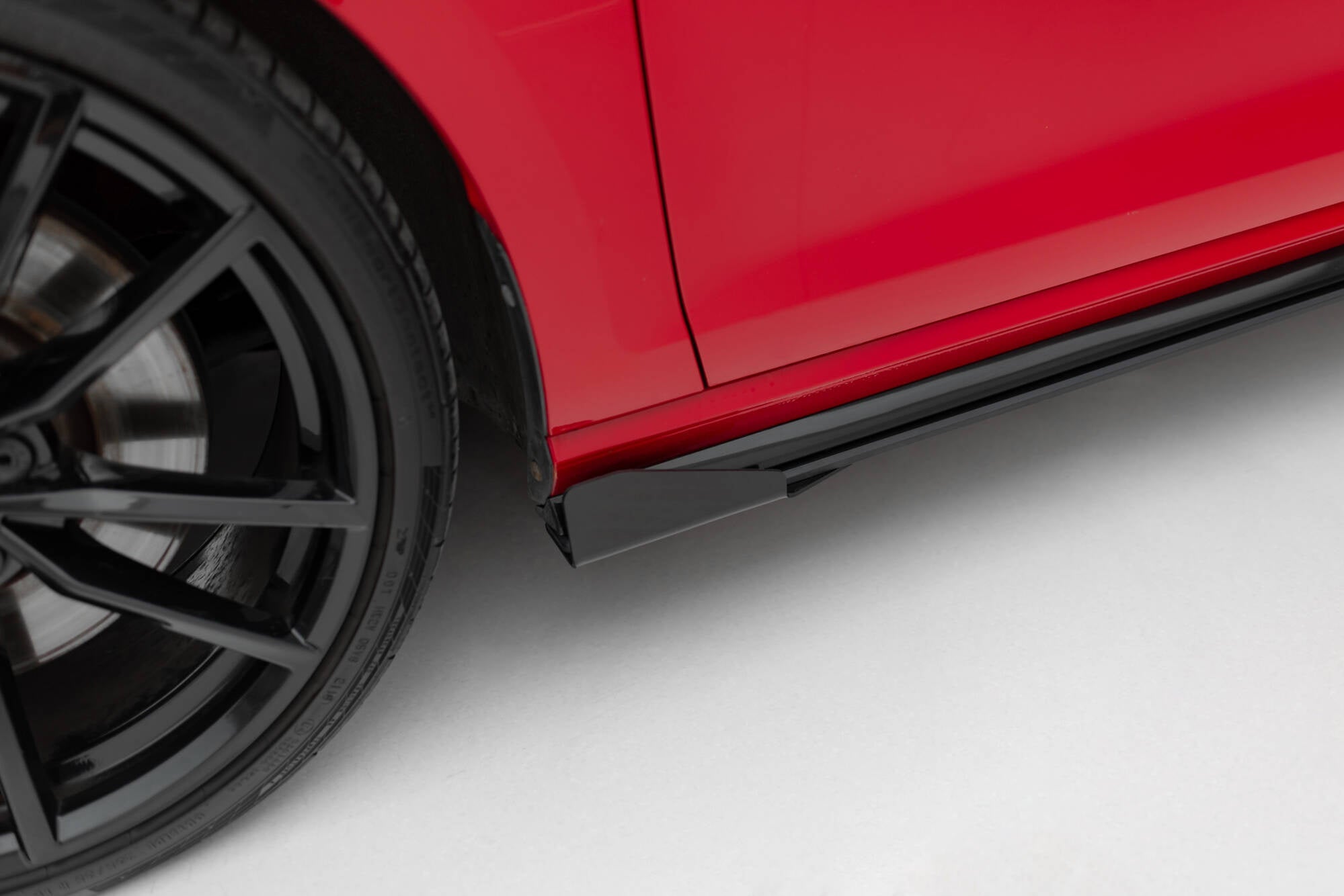 Maxton Design Street Pro Side Skirts Diffusers + Flaps para Volkswagen Golf R / R-Line Mk7 Facelift - imagen 3