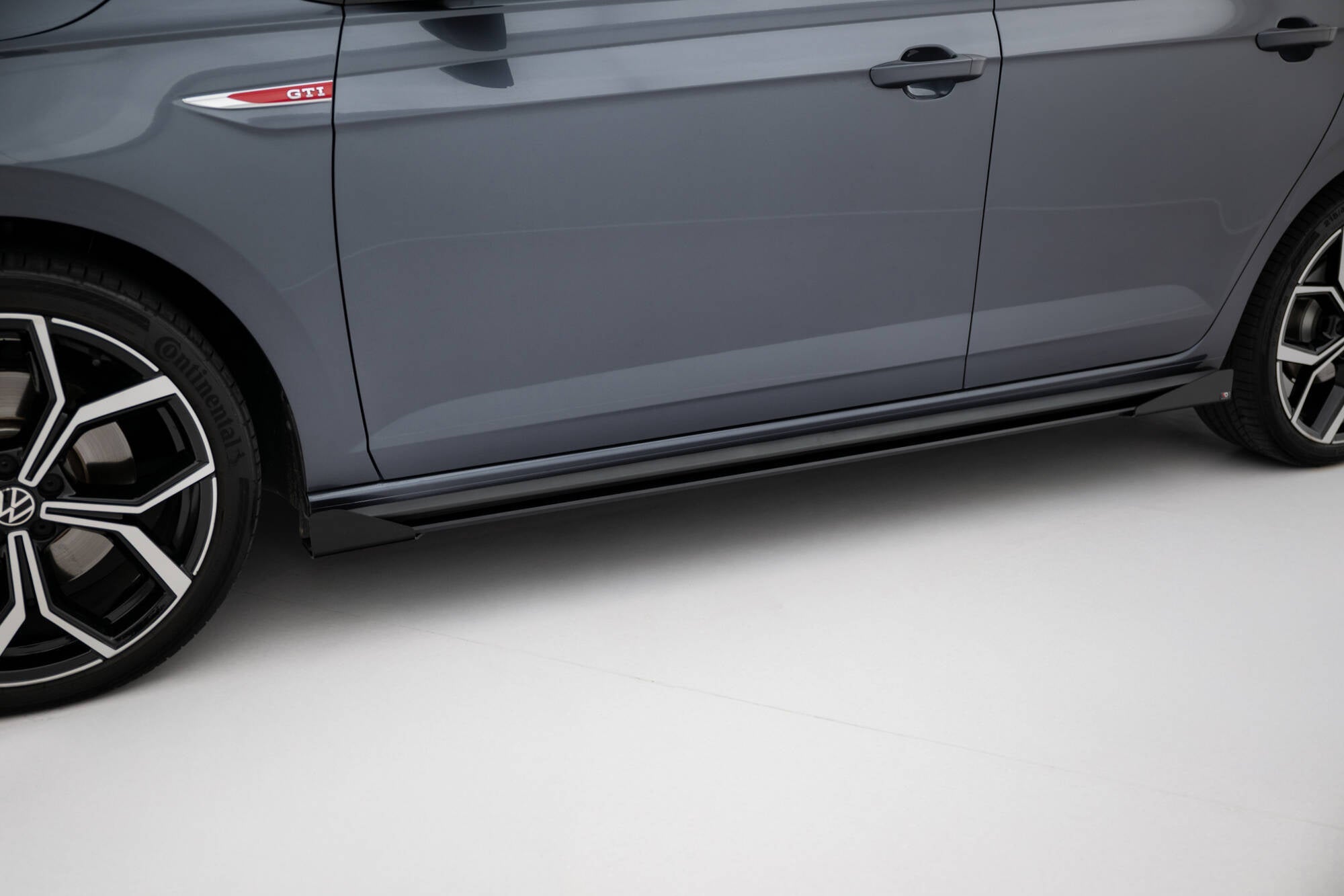 Maxton Design Street Pro Side Skirts Diffusers + Flaps para Volkswagen Polo GTI Mk6 Facelift - imagen 1
