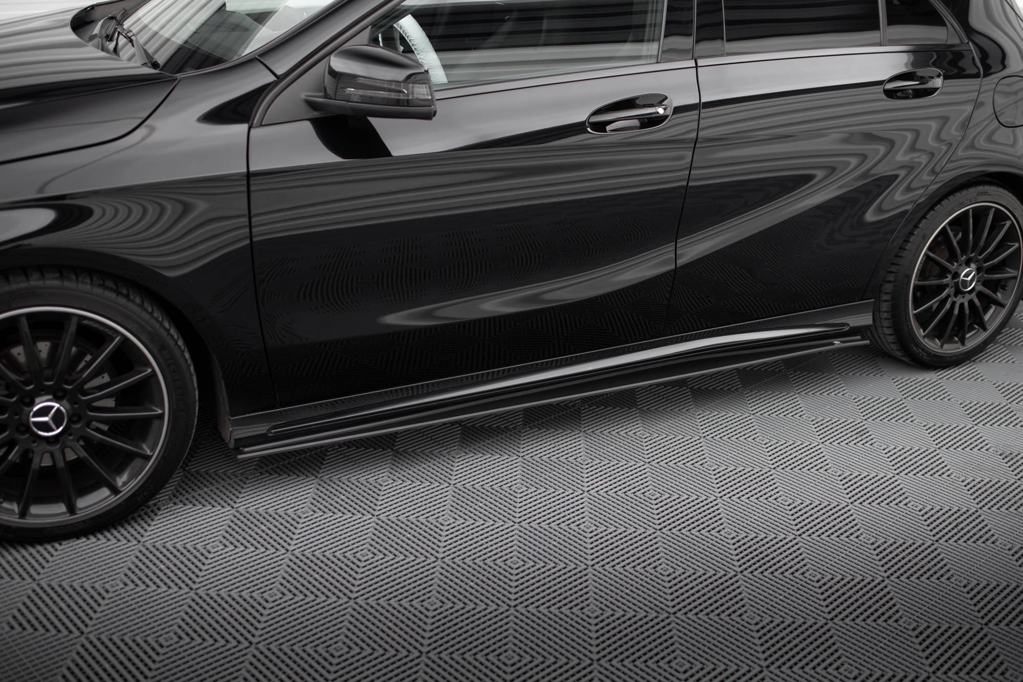 Maxton Design Street Pro Side Skirts Diffusers para Mercedes-Benz A AMG-Line W176 Facelift - imagen 1
