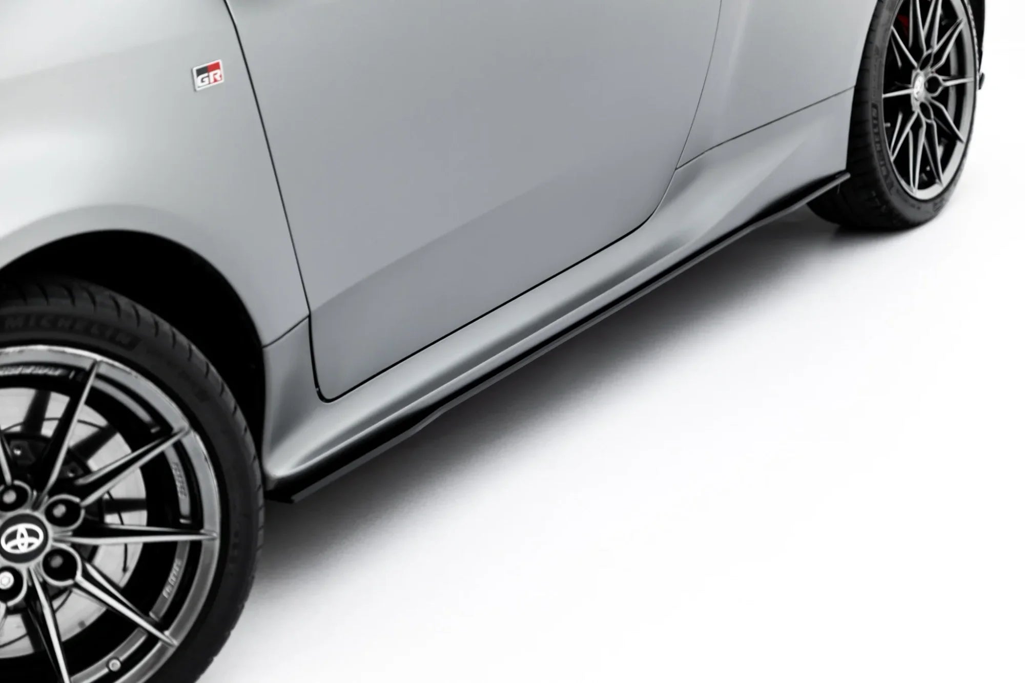 Maxton Design Street Pro Side Skirts Diffusers para Toyota GR Yaris Mk4 Facelift - imagen 3