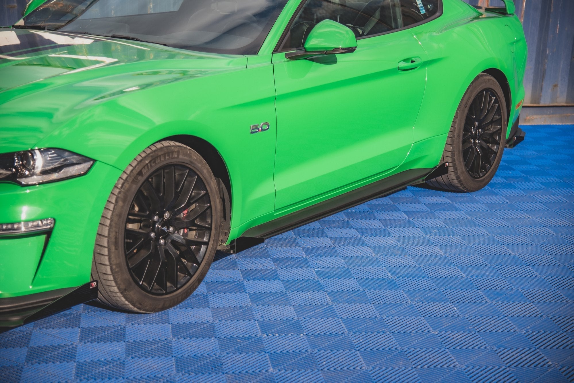Maxton Design Street Pro Side Skirts Diffusers V.1 + Flaps para Ford Mustang GT Mk6 Facelift - imagen 1