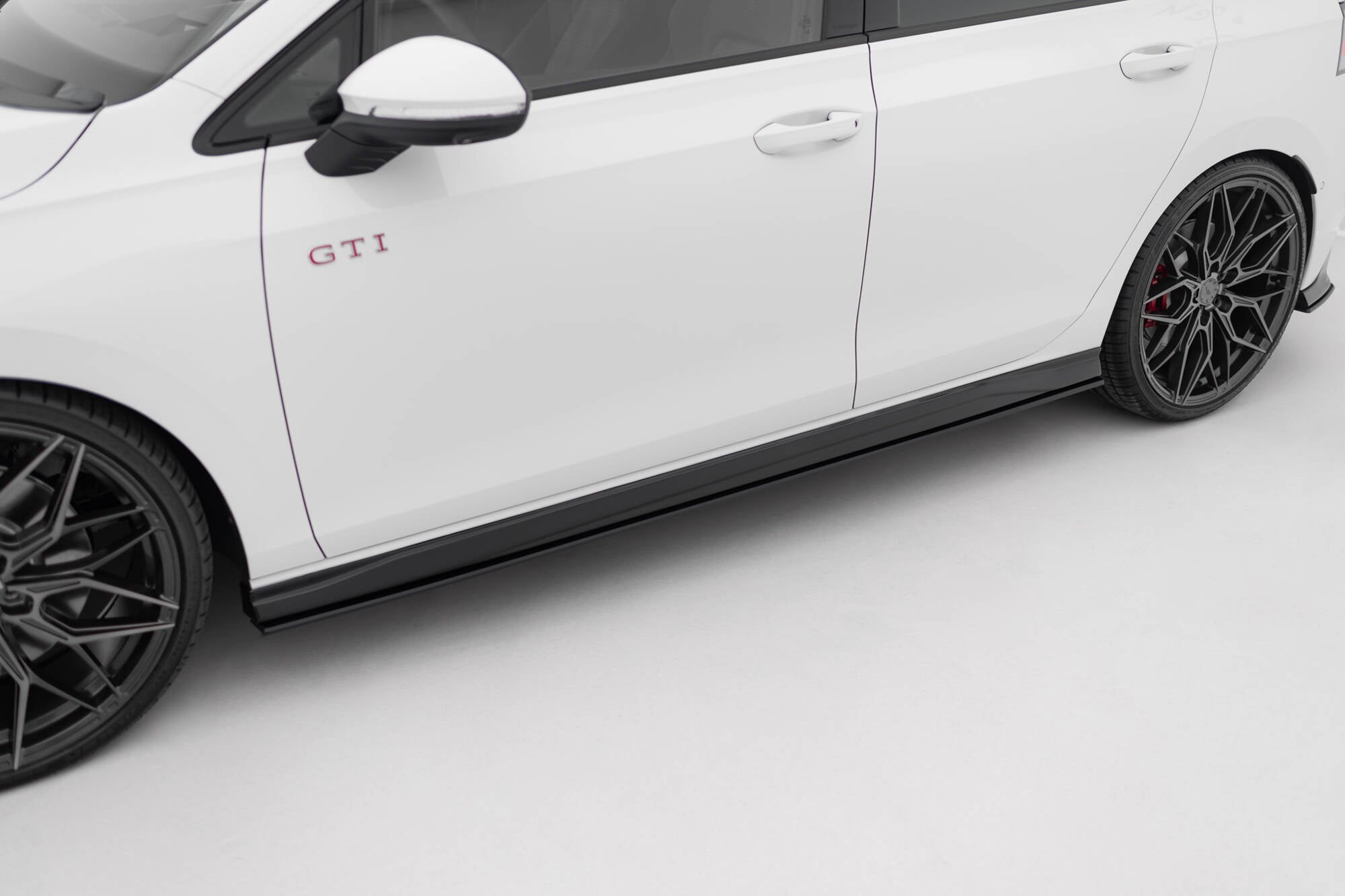Maxton Design Street Pro Side Skirts Diffusers V.2 para Volkswagen Golf GTI / GTE / GTI Clubsport / R-Line Mk8 - imagen 1