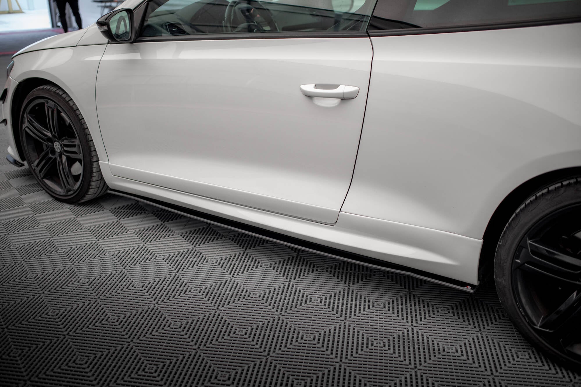 Maxton Design Street Pro Side Skirts Diffusers para Volkswagen Scirocco R Mk3 - imagen 3