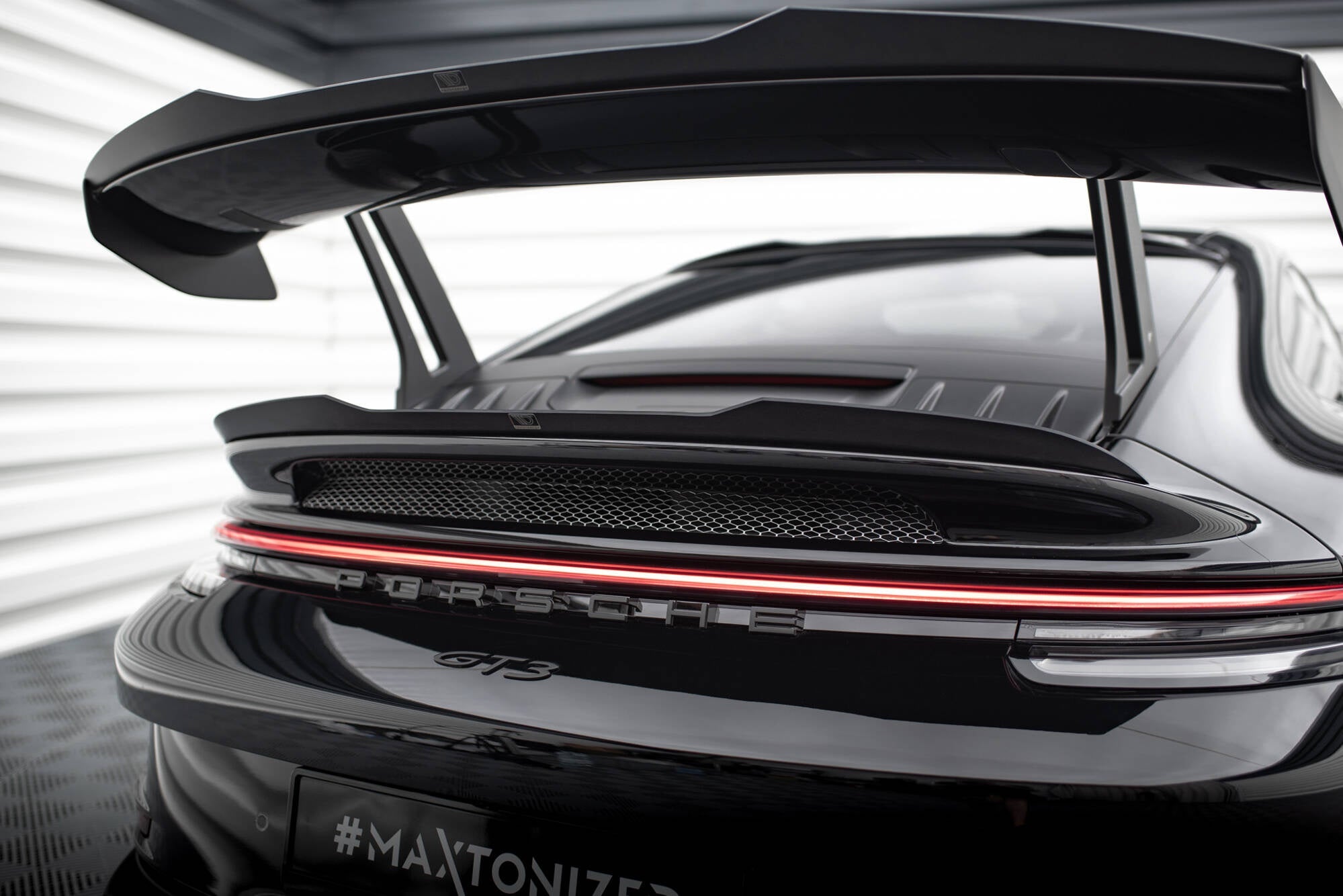 Maxton Design Lower Spoiler Cap para Porsche 911 992 GT3 - imagen 1