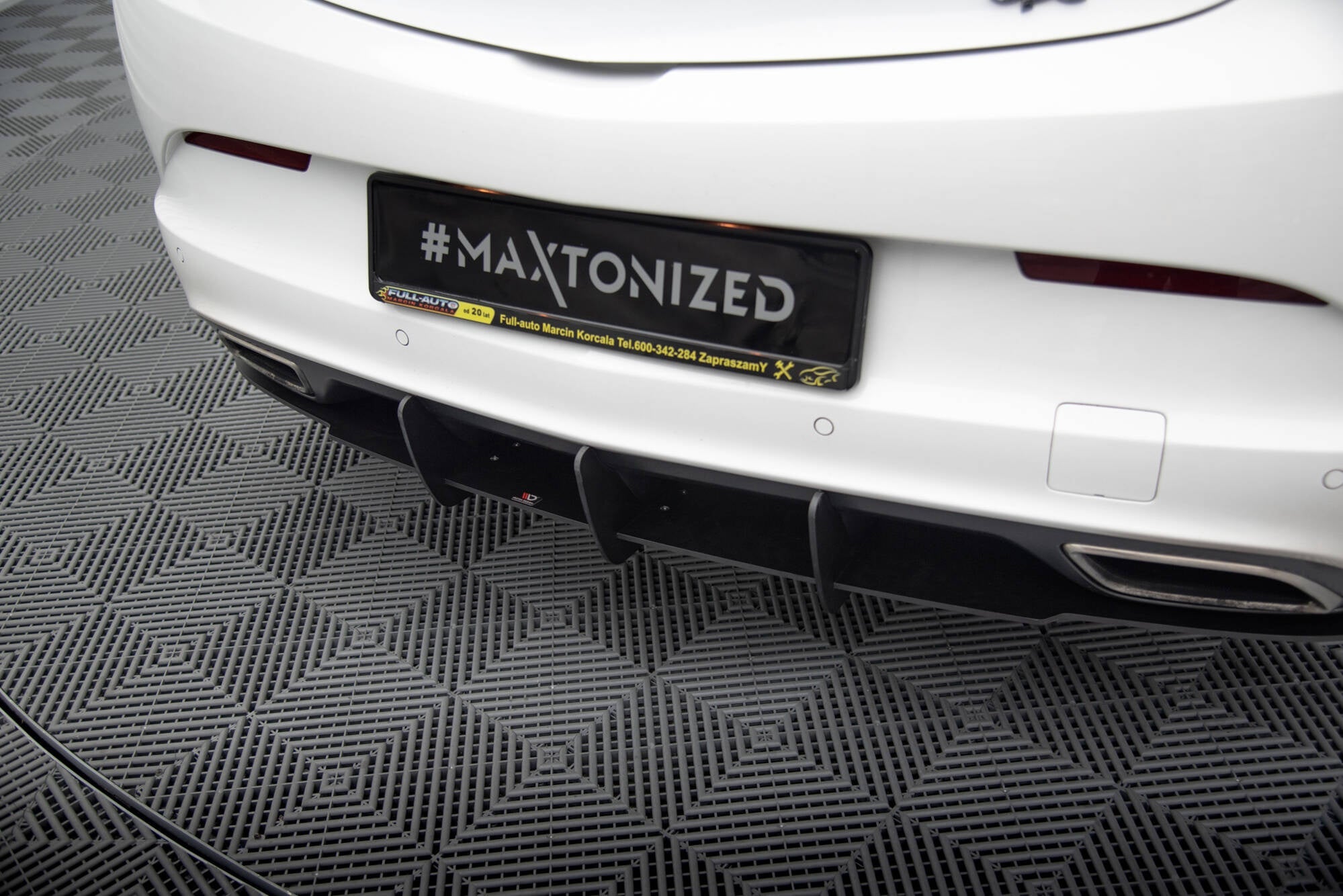 Maxton Design Difusor trasero para Opel Astra J OPC / VXR - imagen 2