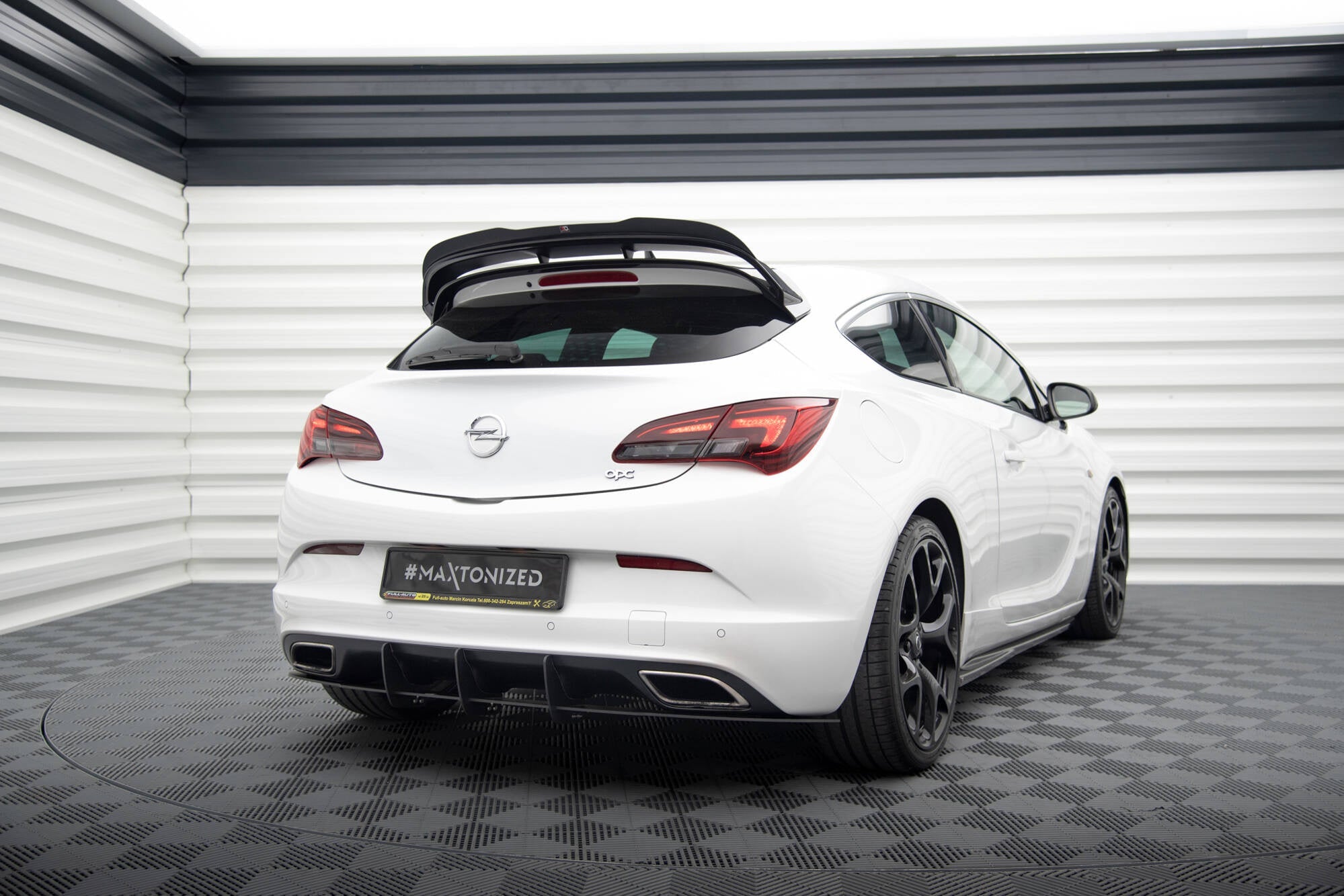 Maxton Design Difusor trasero para Opel Astra J OPC / VXR - imagen 1