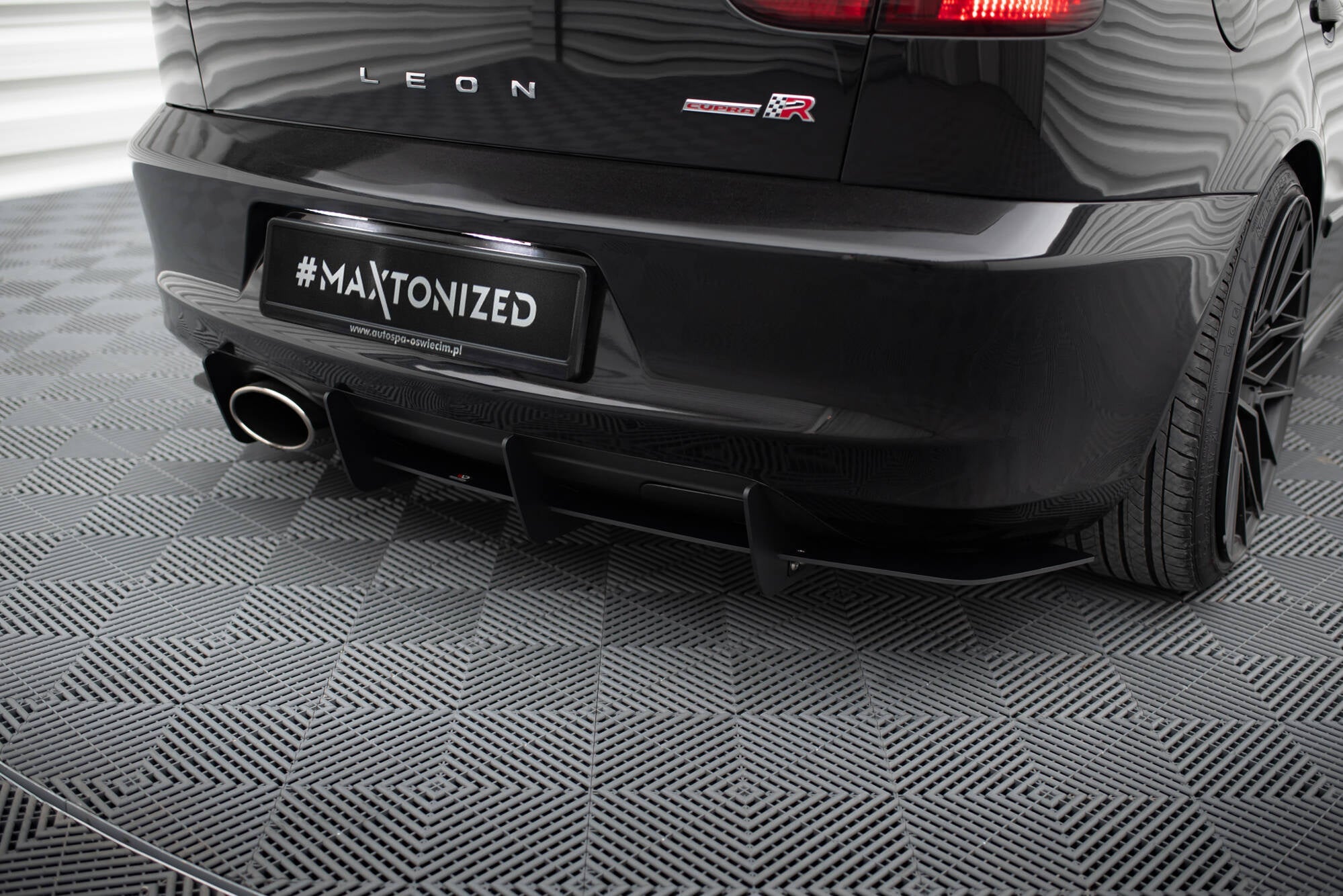 Maxton Design Difusor trasero para Seat Leon Mk1 Cupra - imagen 3