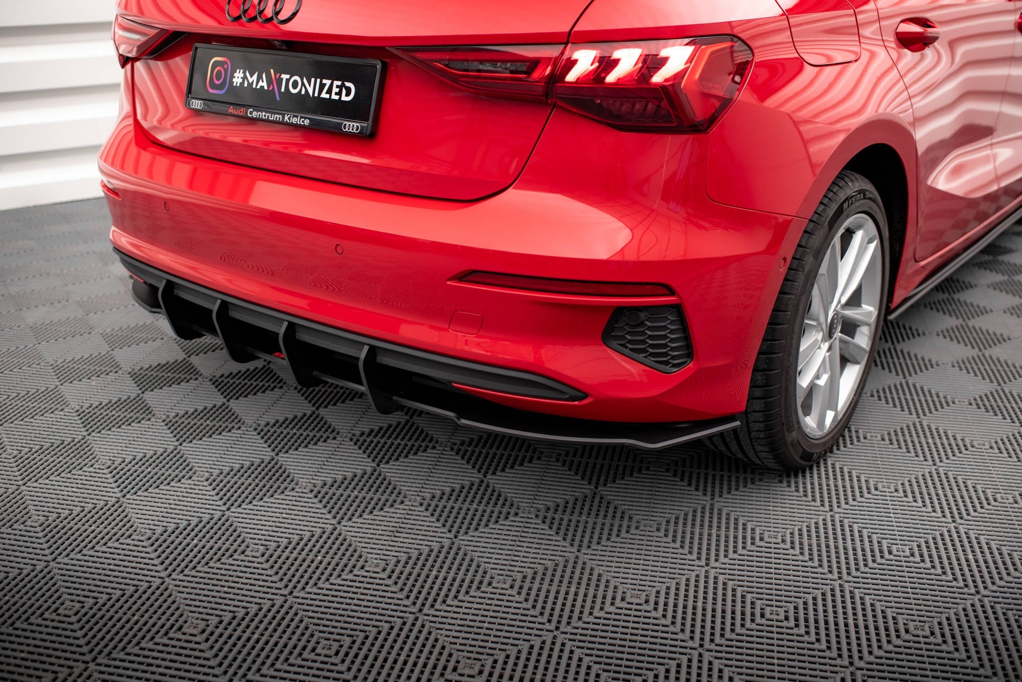 Maxton Design Street Pro Rear Diffuser para Audi A3 Sportback 8Y - imagen 1
