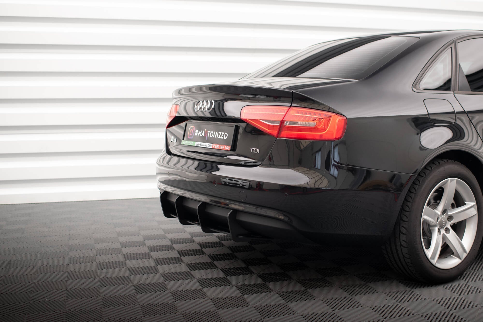 Maxton Design Street Pro Rear Diffuser para Audi A4 B8 Facelift - imagen 3